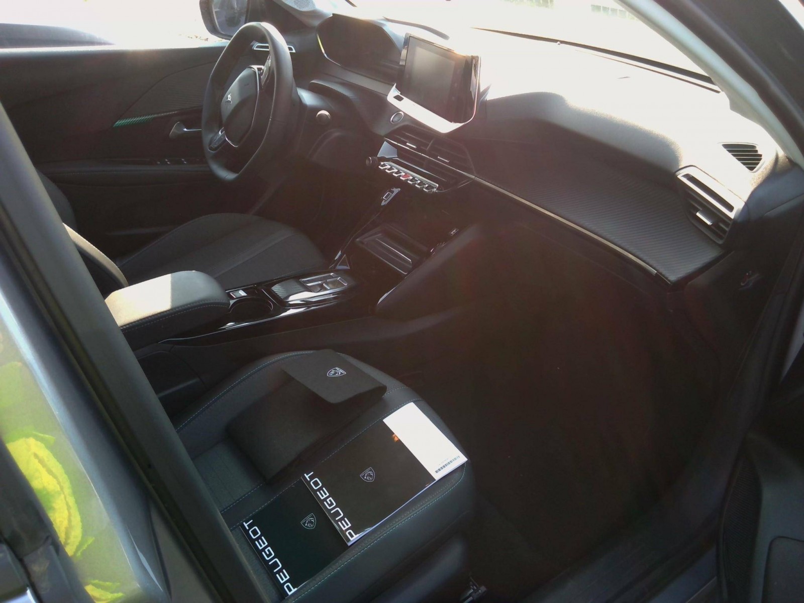 PEUGEOT - 208 ELECTRIQUE - #547096 - 1