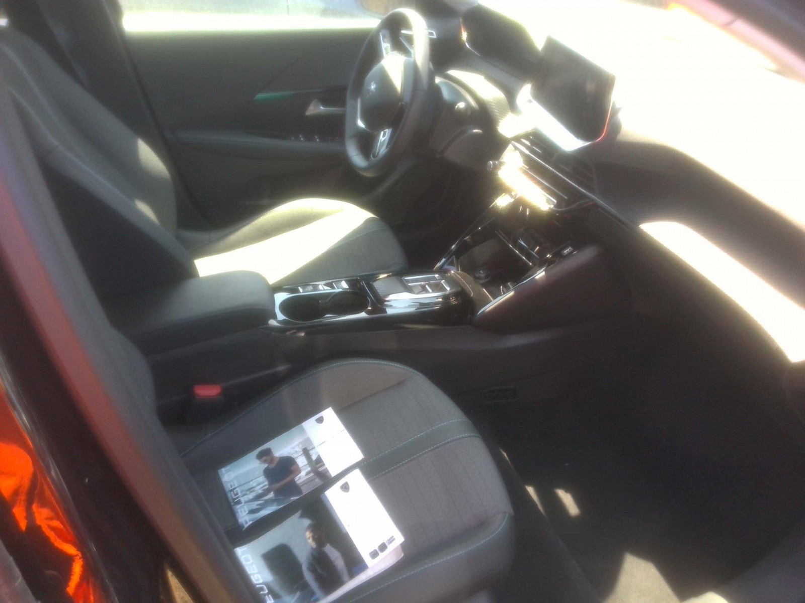 PEUGEOT - 208 ELECTRIQUE - #547095 - 1