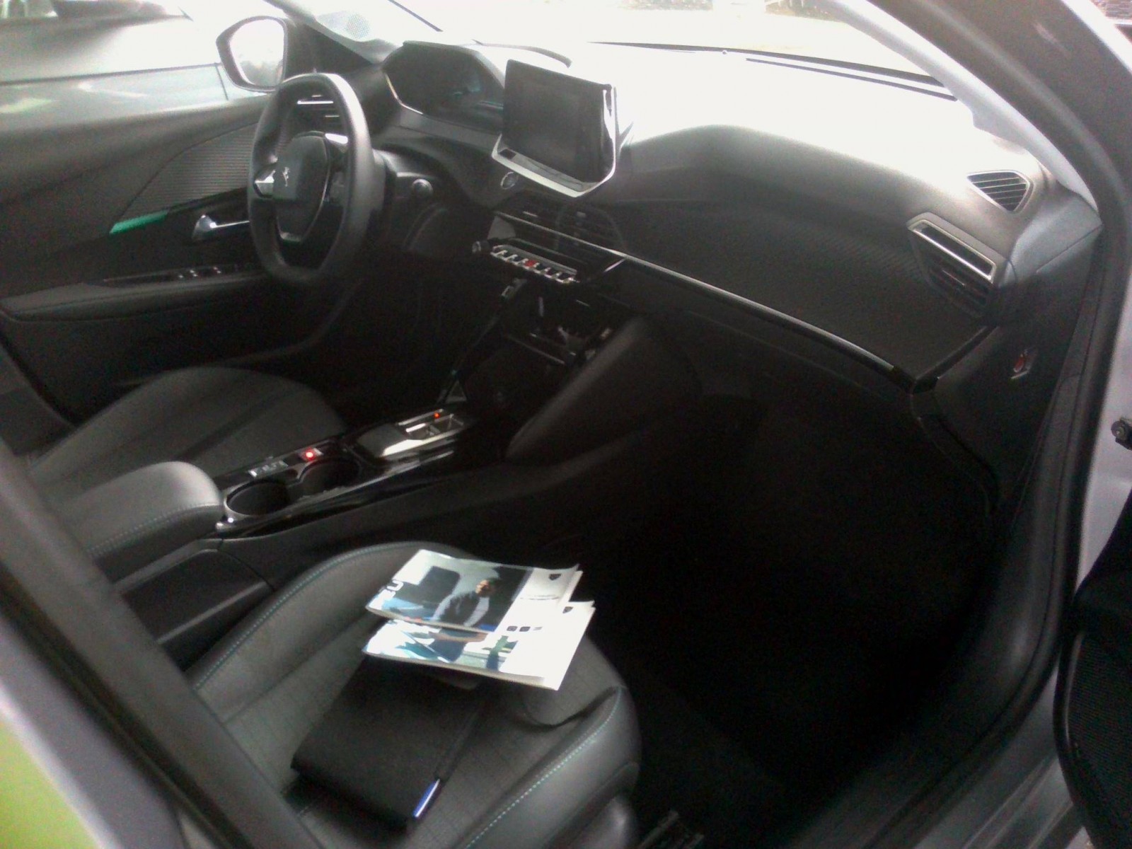 PEUGEOT - 208 ELECTRIQUE - #547097 - 1