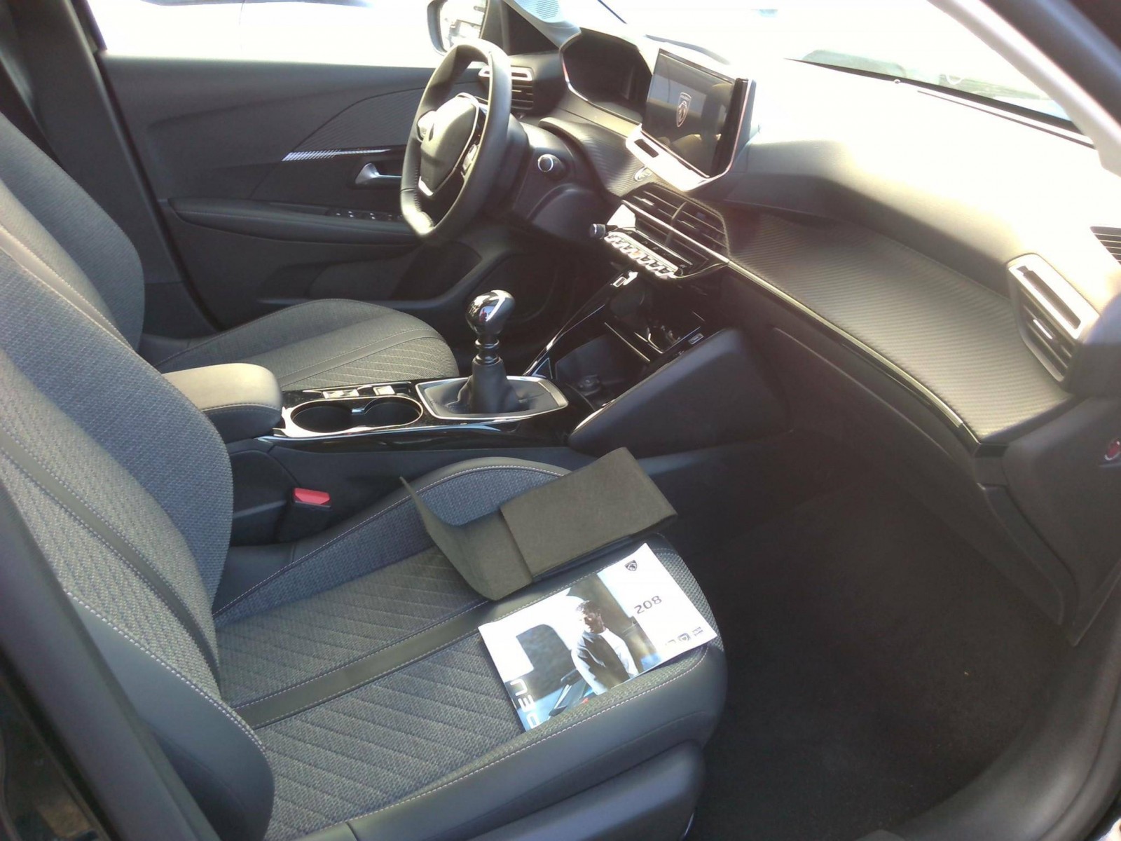 PEUGEOT - 208 - #547075 - 1