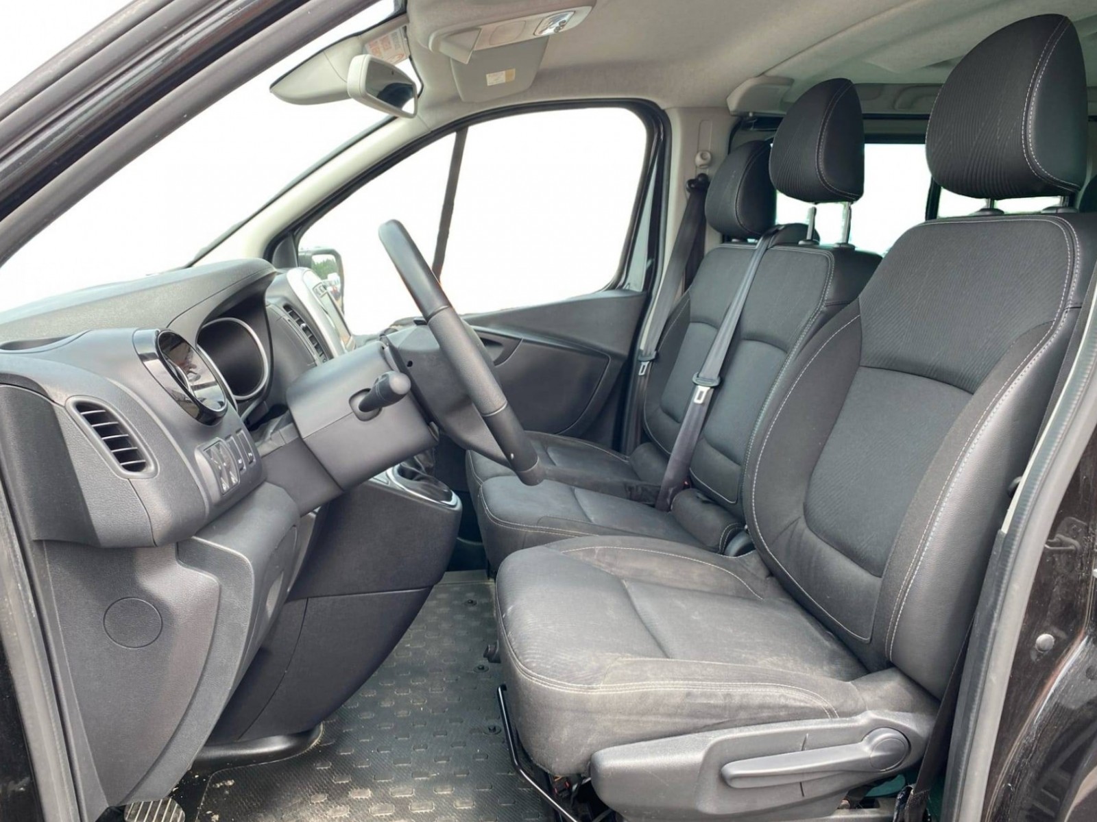 RENAULT - TRAFIC COMBI - #217793 - 25