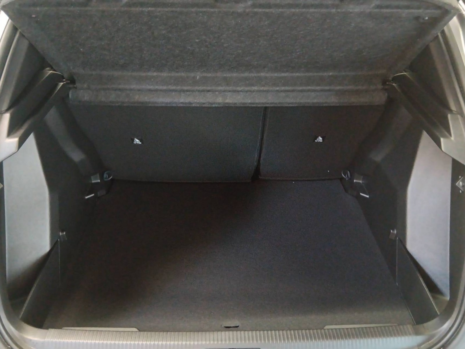 PEUGEOT - 2008 - #200331 - 3