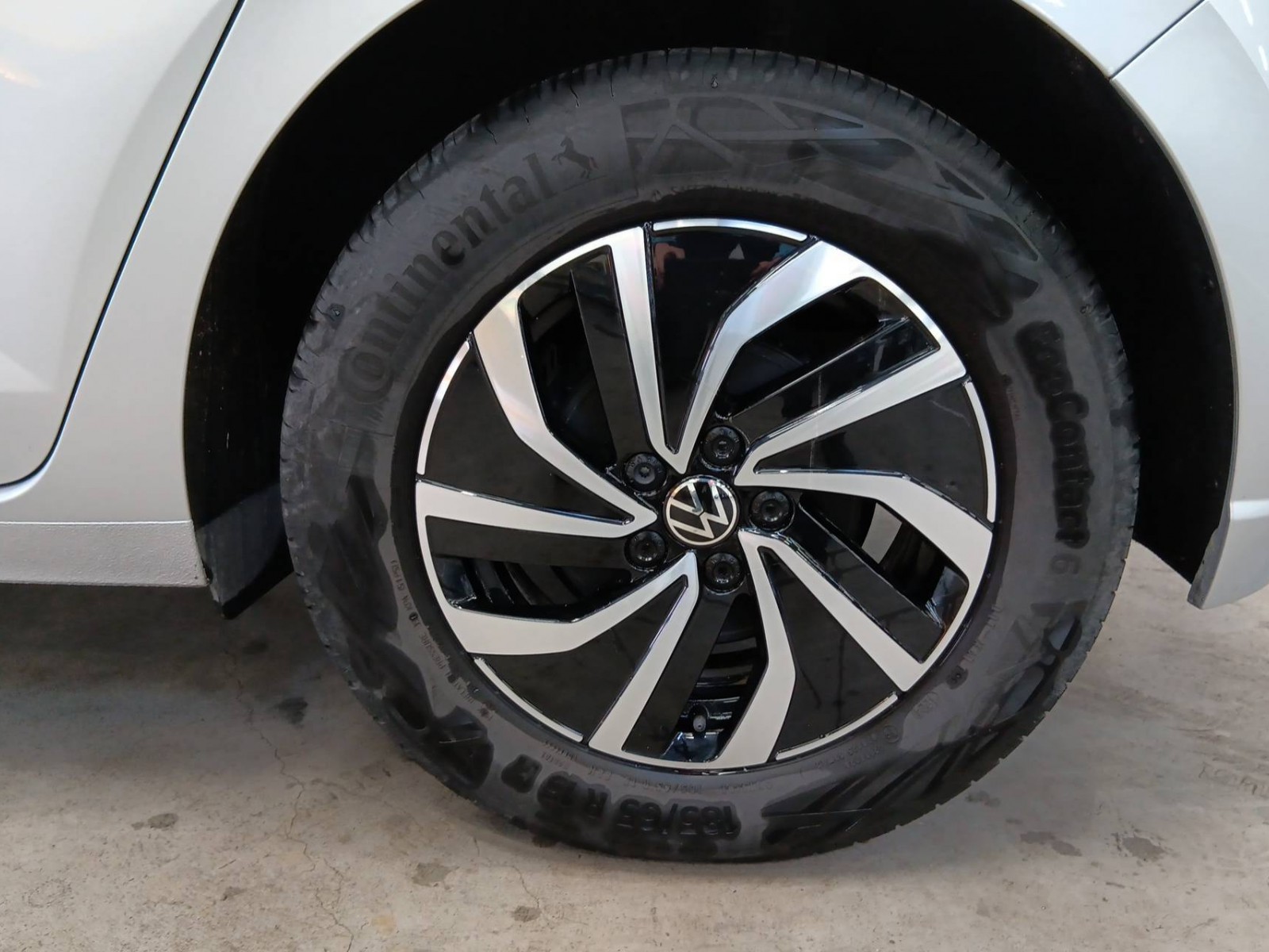 VOLKSWAGEN - POLO - #537928 - 6