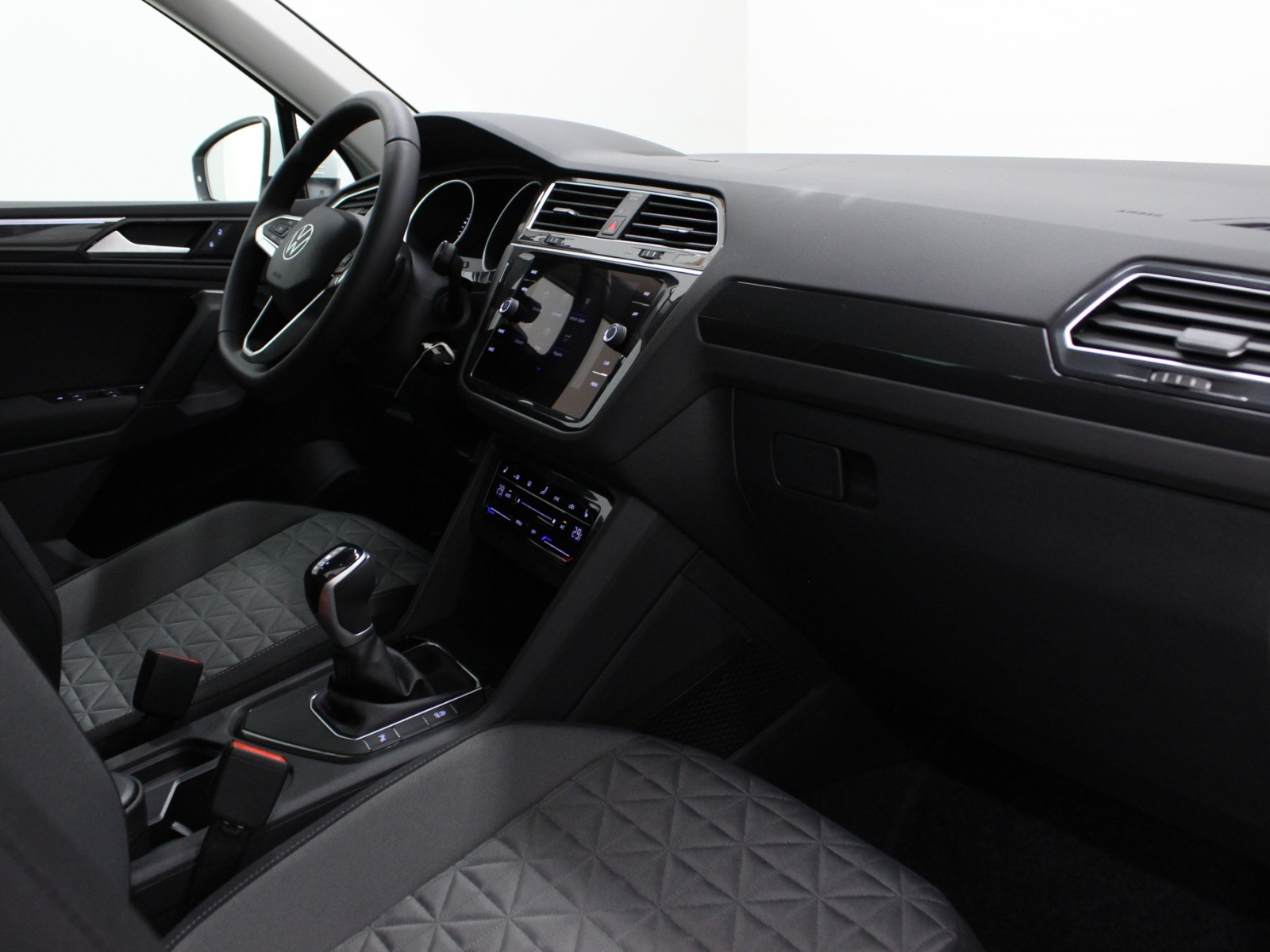 VOLKSWAGEN - TIGUAN NOUVEAU - #162213 - 4
