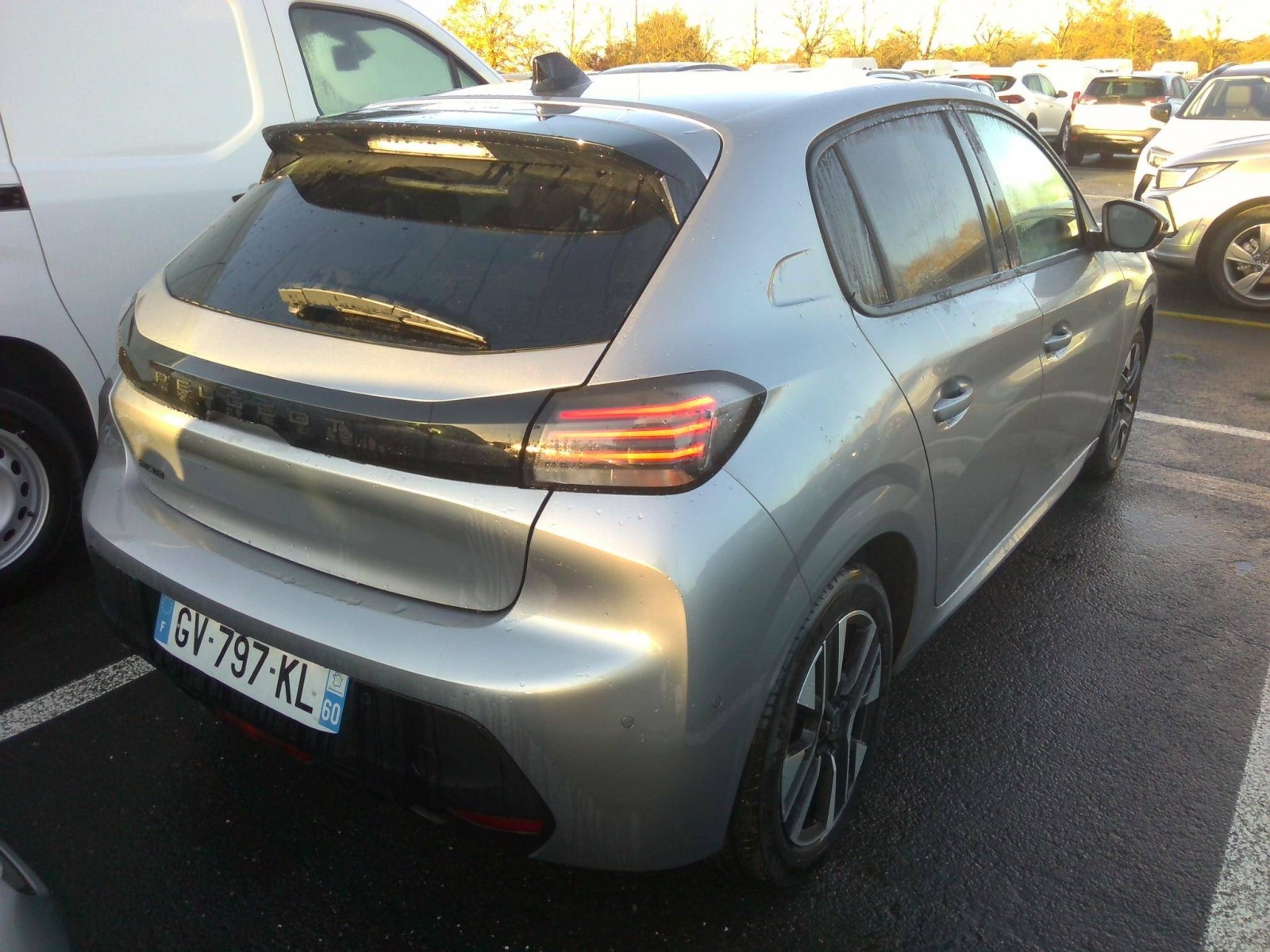 PEUGEOT - 208 - #568306 - 2