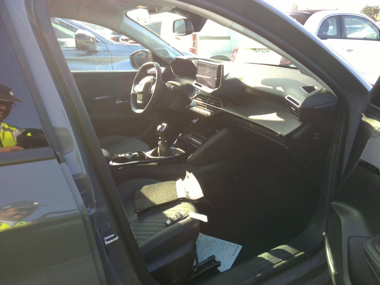 PEUGEOT - 208 - #568360 - 1
