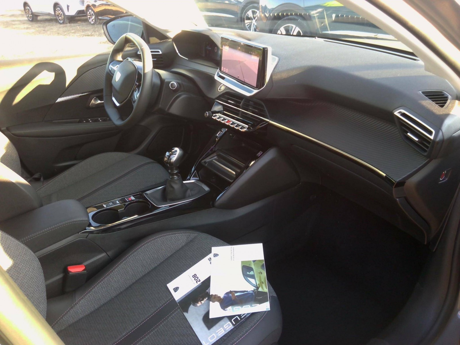 PEUGEOT - 208 - #568359 - 1