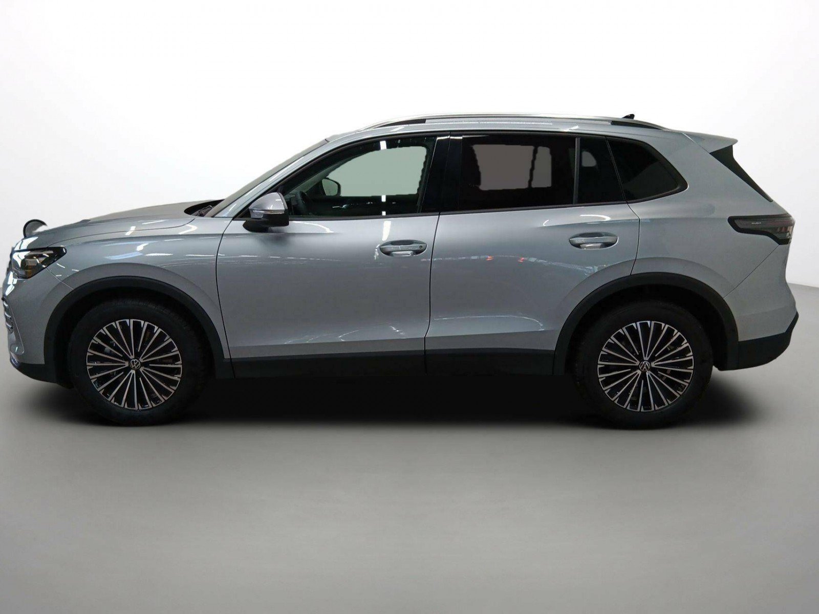 VOLKSWAGEN - TIGUAN - #541713 - 16