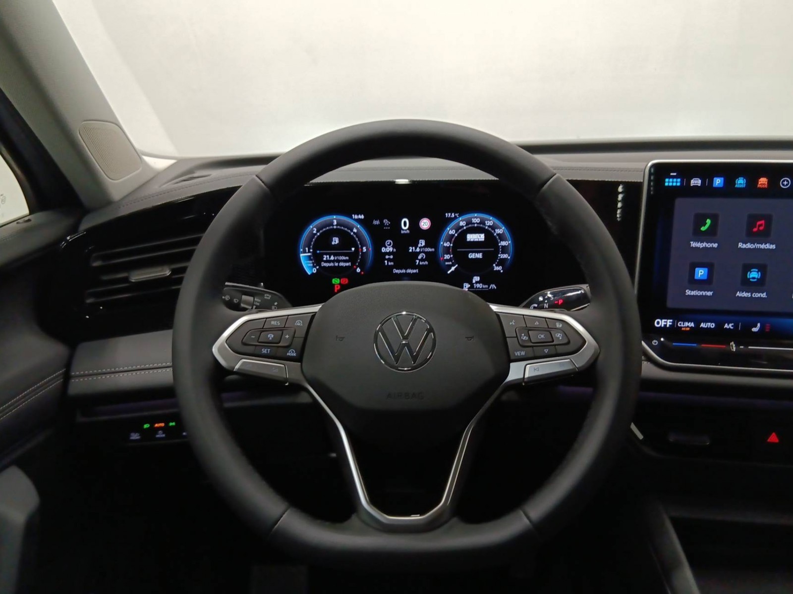 VOLKSWAGEN - TIGUAN - #541713 - 10