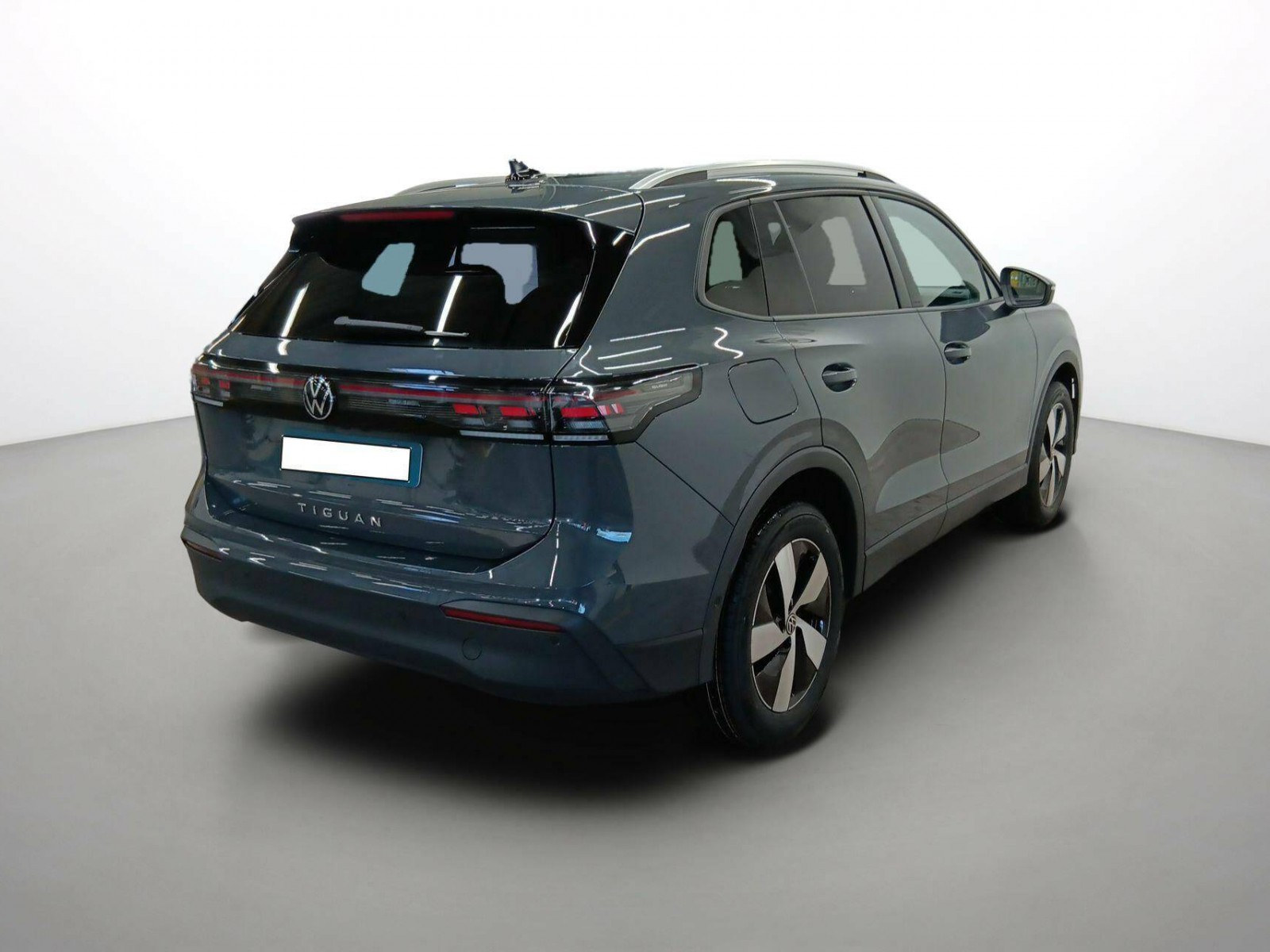 VOLKSWAGEN - TIGUAN - #540073 - 3