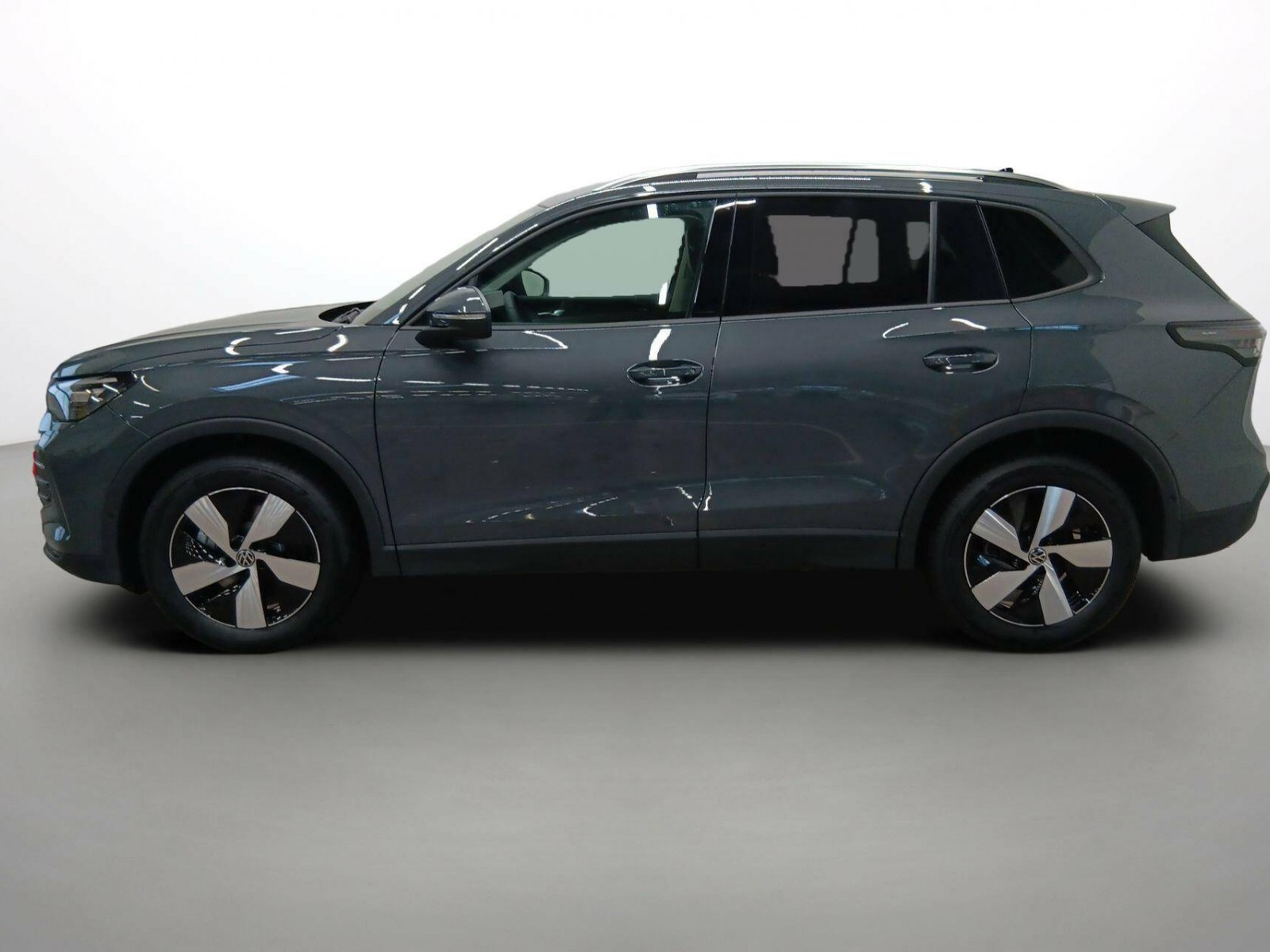 VOLKSWAGEN - TIGUAN - #540073 - 18