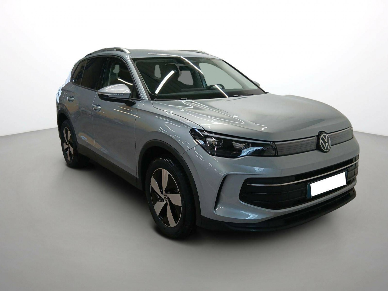 VOLKSWAGEN - TIGUAN - #540098 - 1