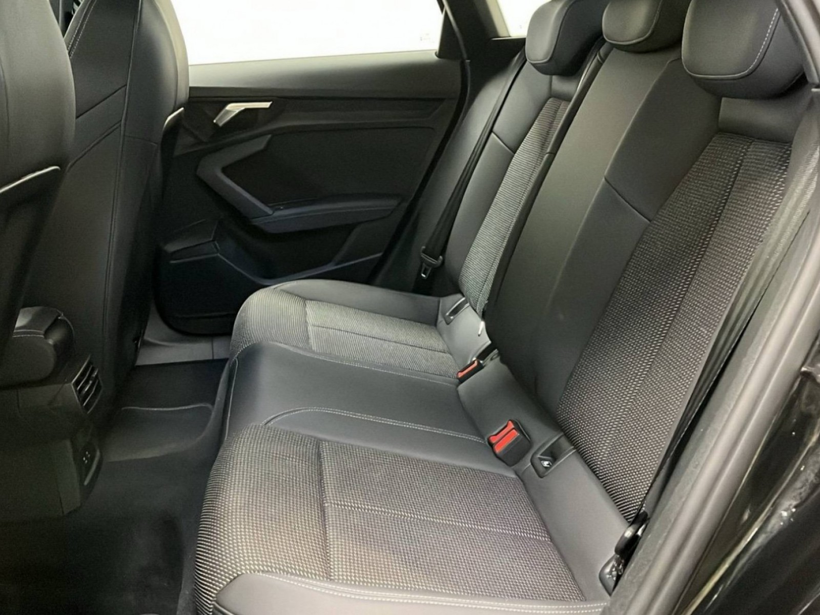 AUDI - A3 SPORTBACK - #412200 - 13