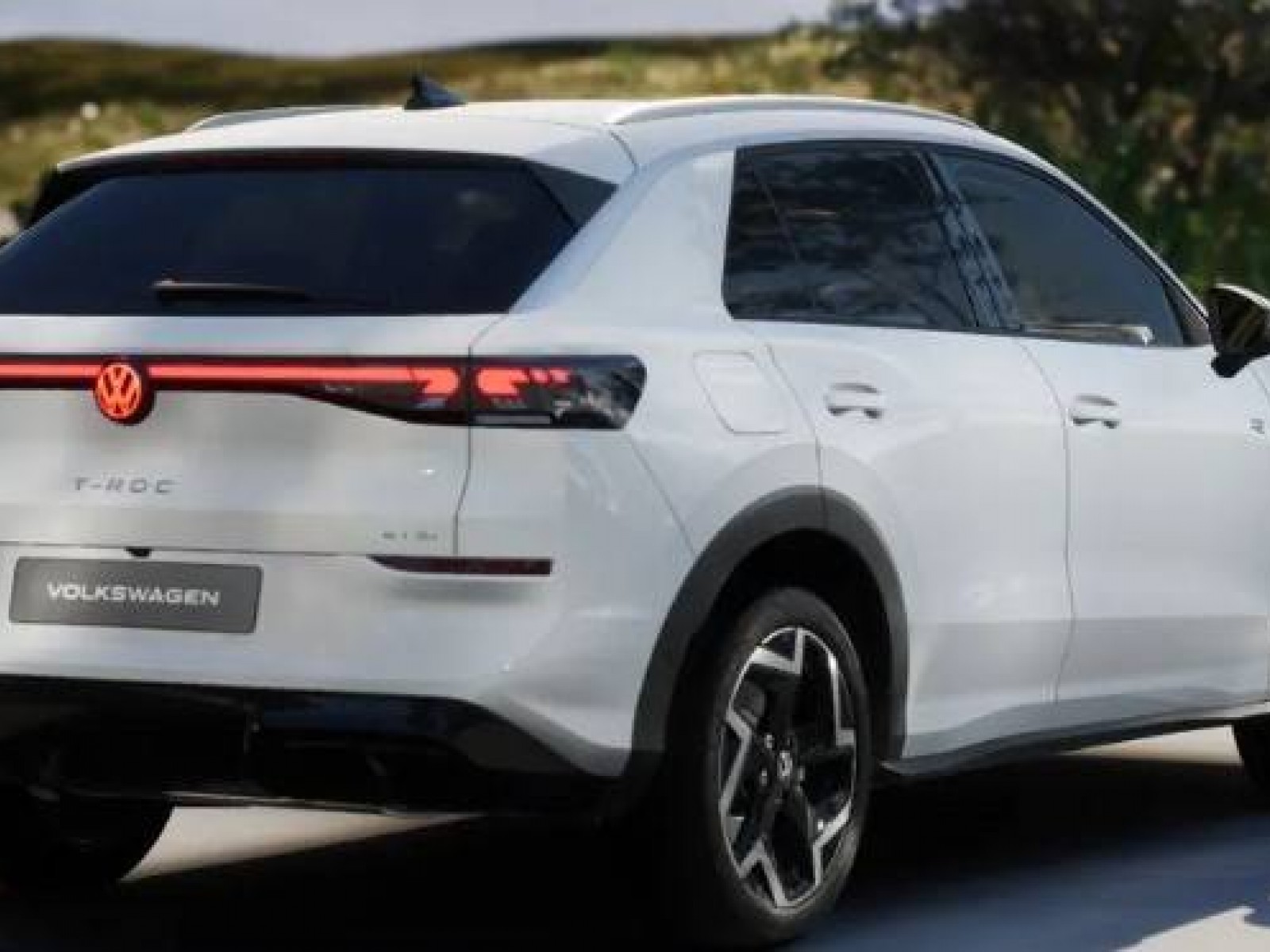 VOLKSWAGEN - T-ROC - #855231 - 1
