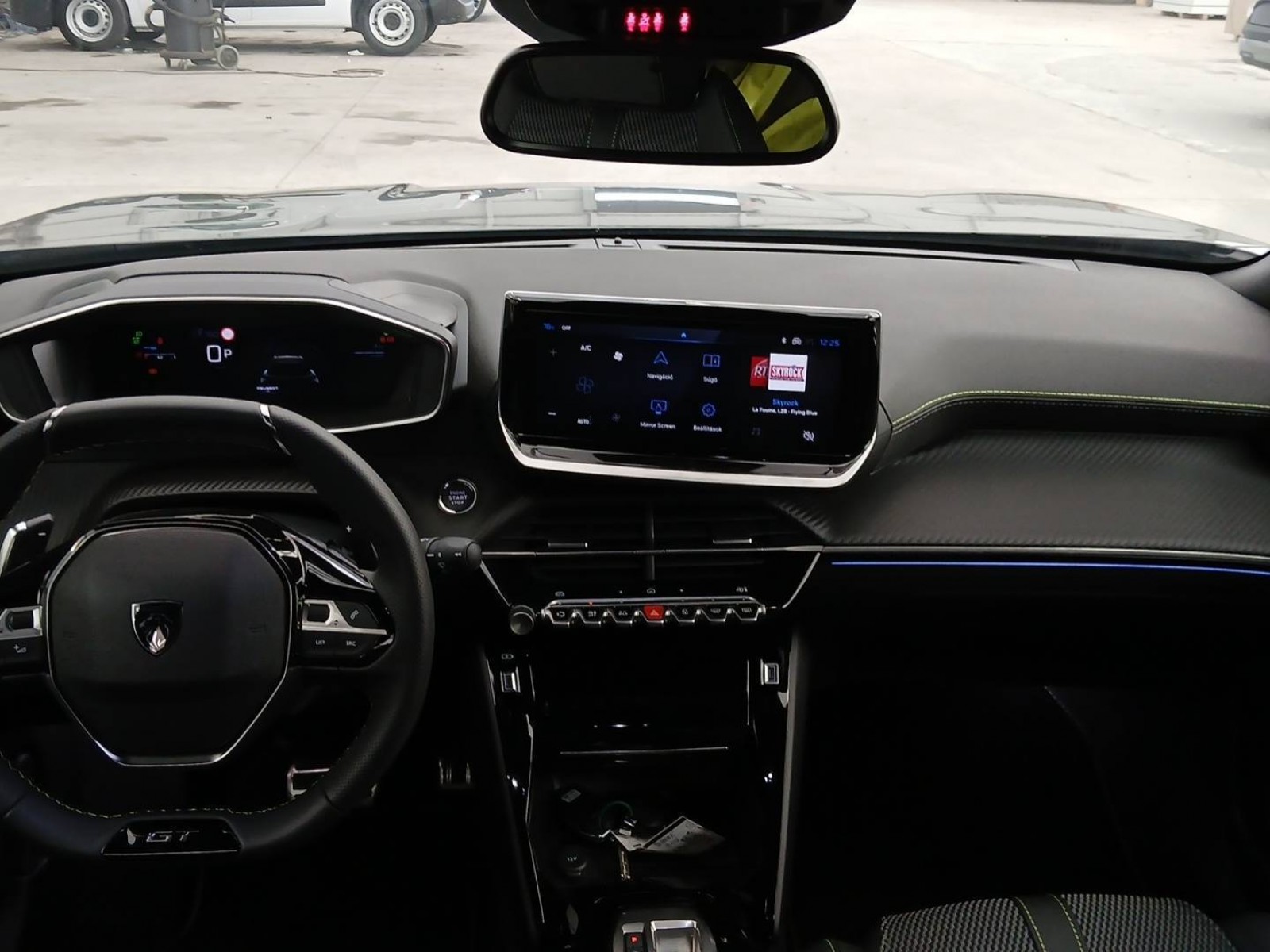 PEUGEOT - 2008 - #639365 - 9