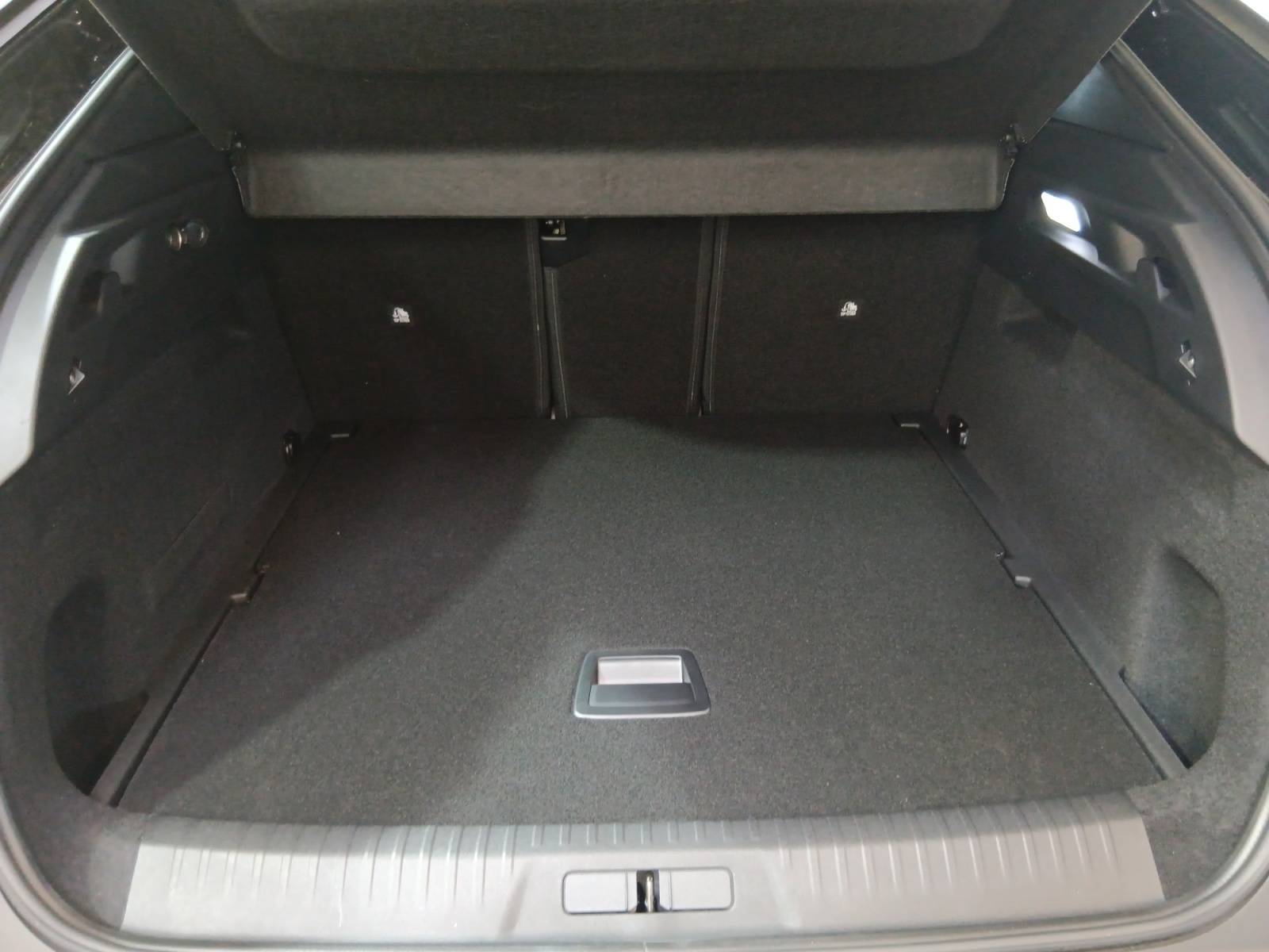 Image véhicule  PEUGEOT 3008 (12)