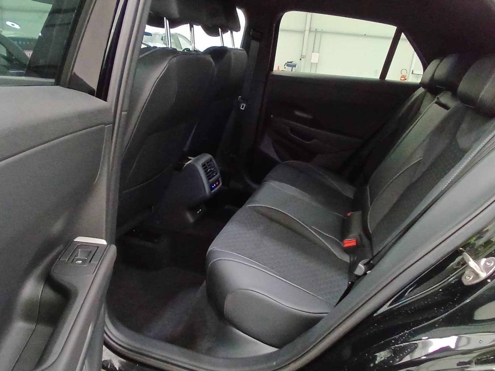 VOLKSWAGEN - T-ROC - #853638 - 8