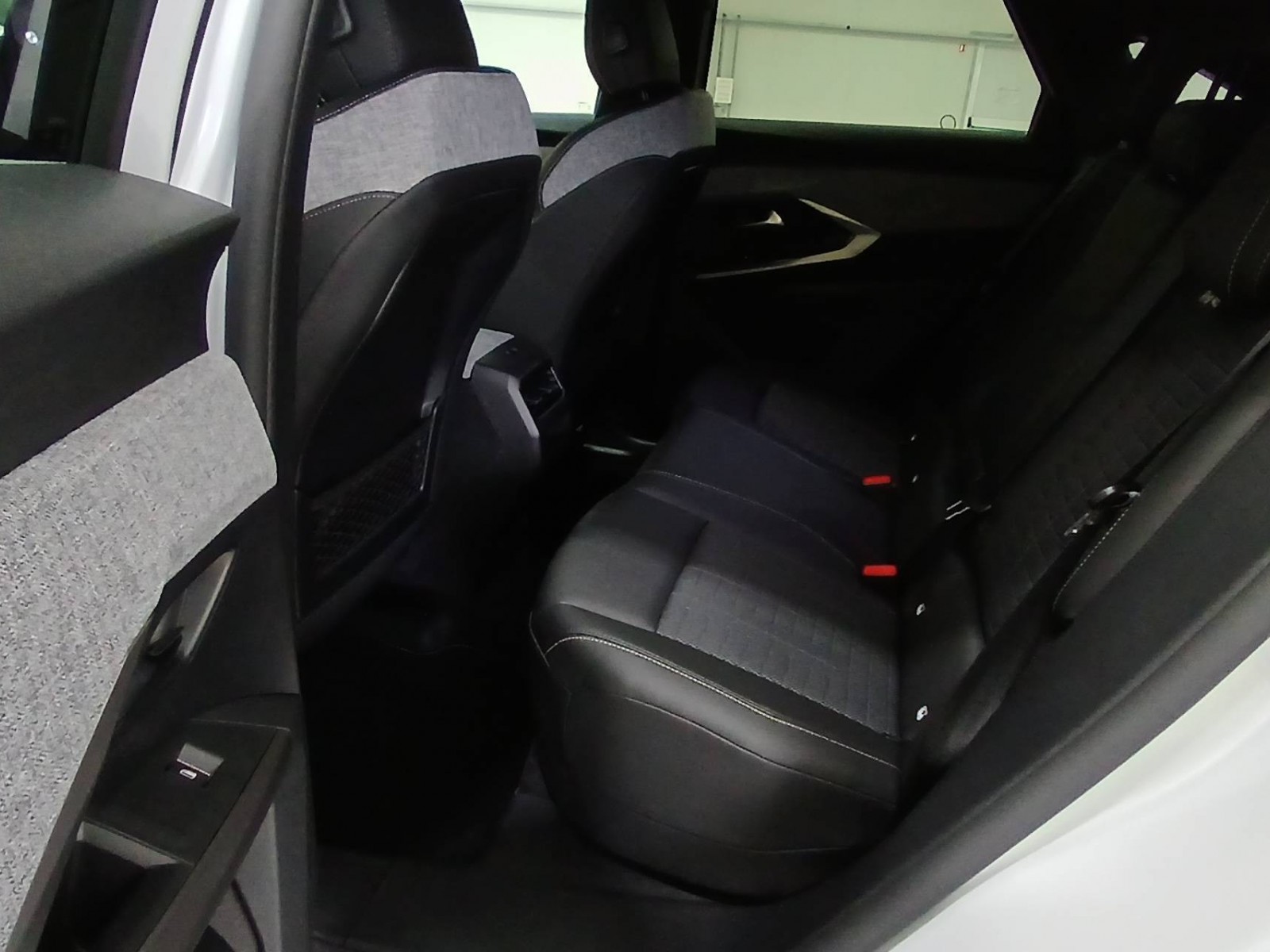 PEUGEOT - 3008 - #849943 - 8