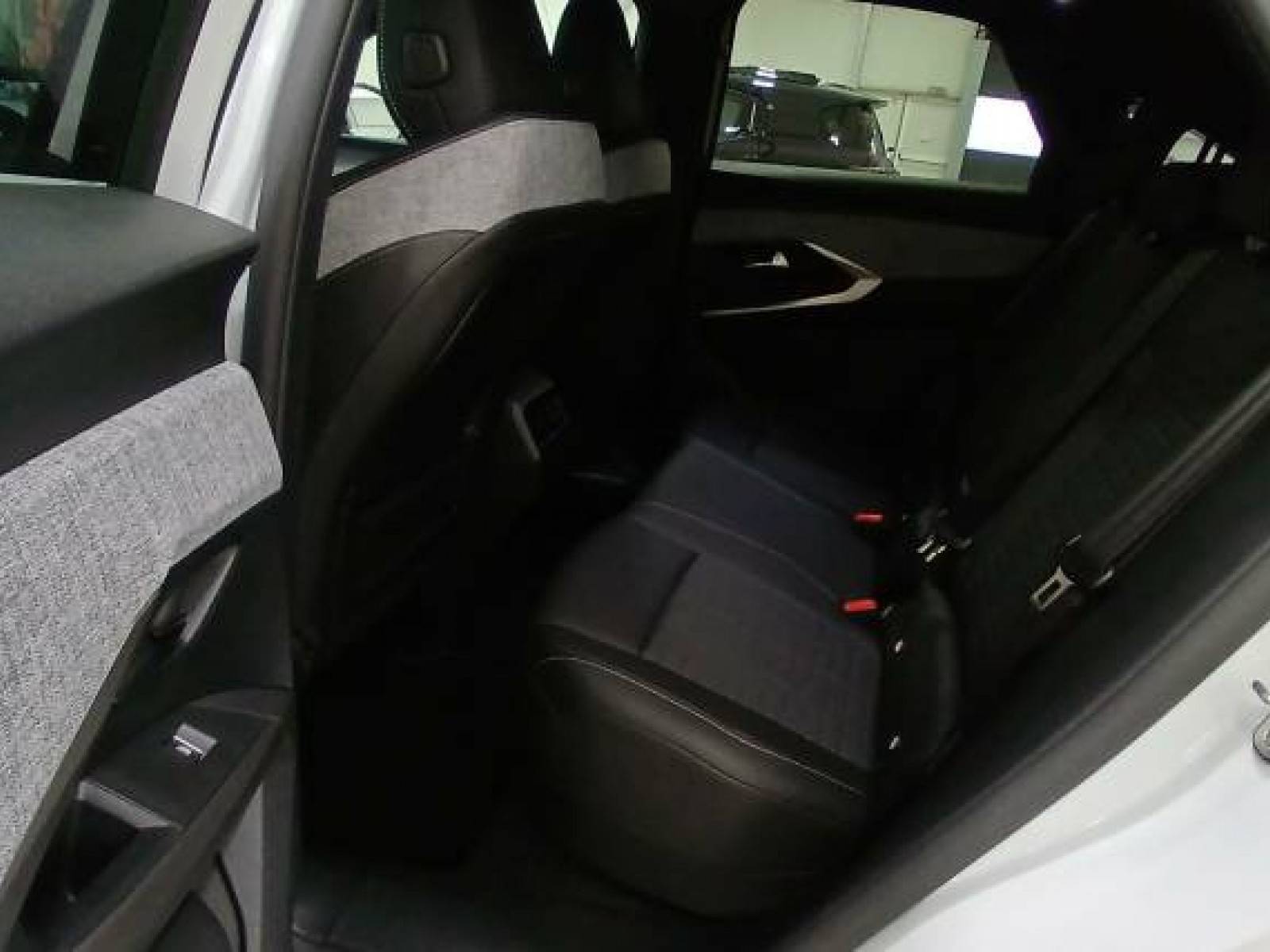 Image véhicule  PEUGEOT 3008 (16)