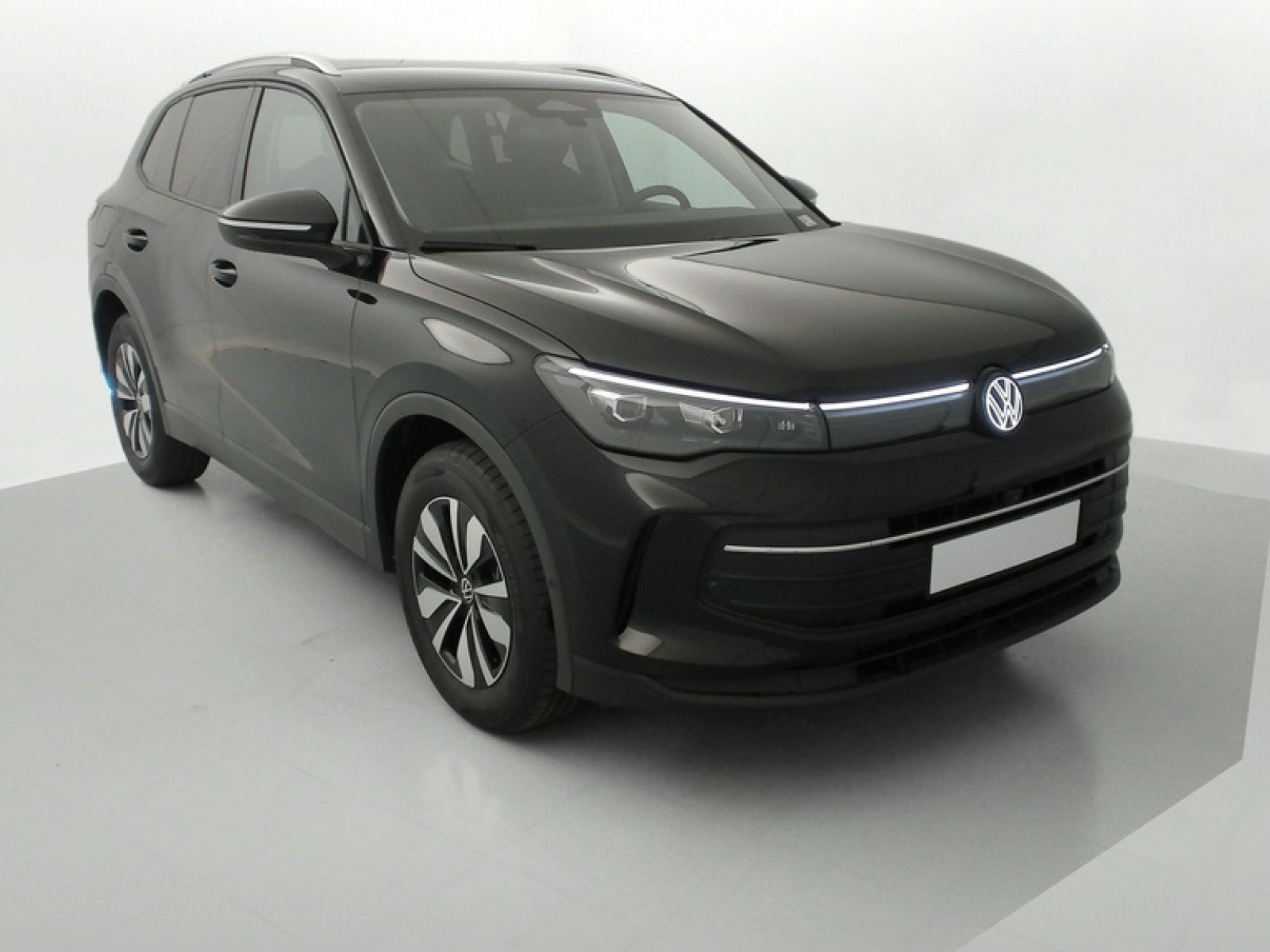 VOLKSWAGEN - Tiguan - #870974 - 0