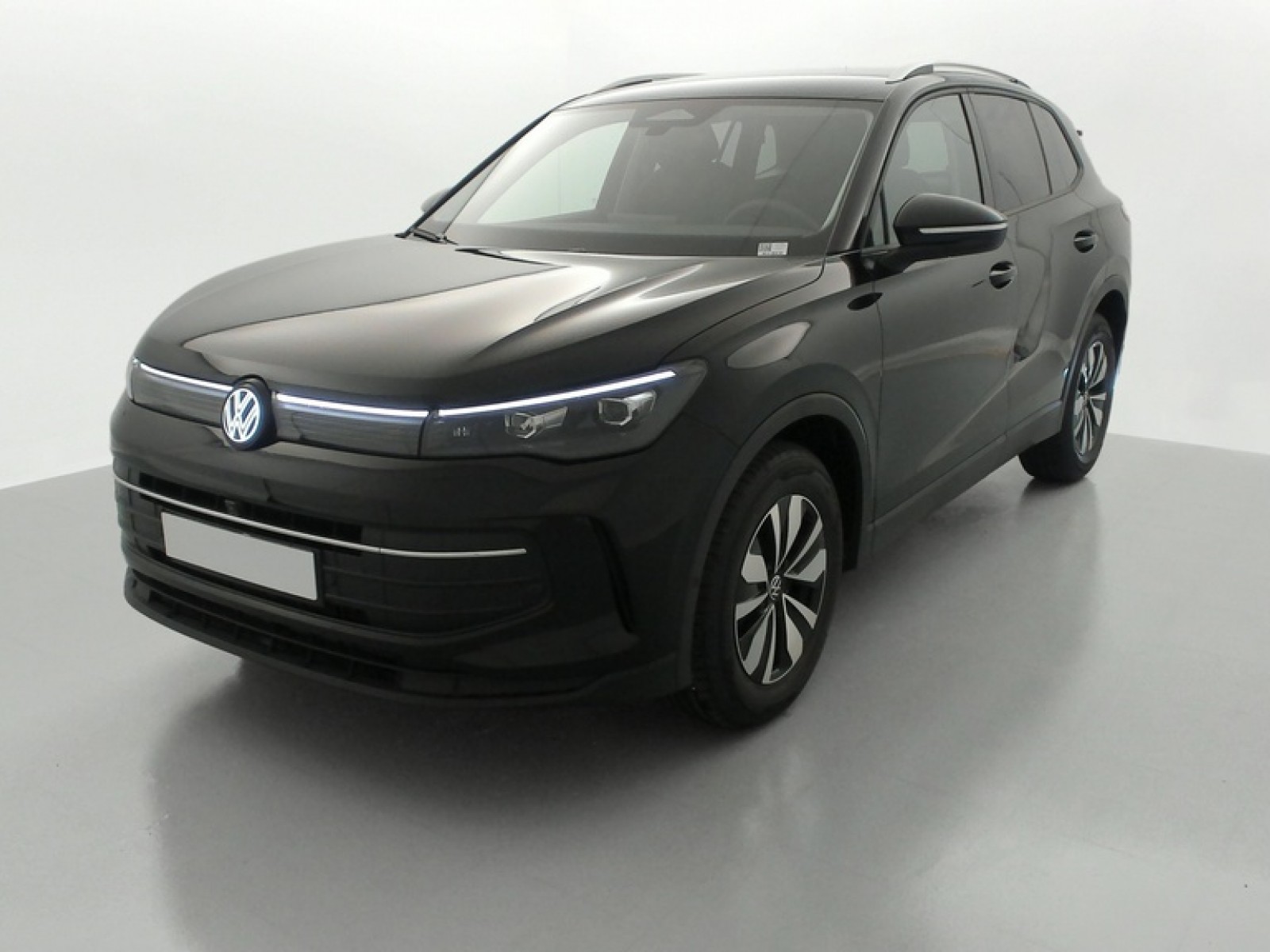 VOLKSWAGEN - Tiguan - #870974 - 4