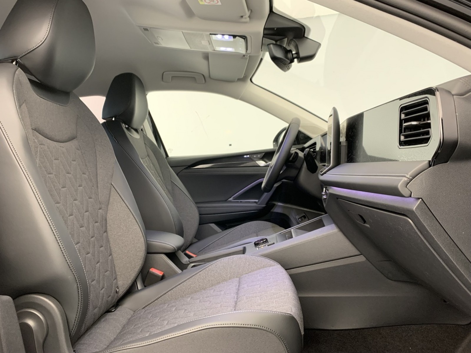 VOLKSWAGEN - Tiguan - #870974 - 16