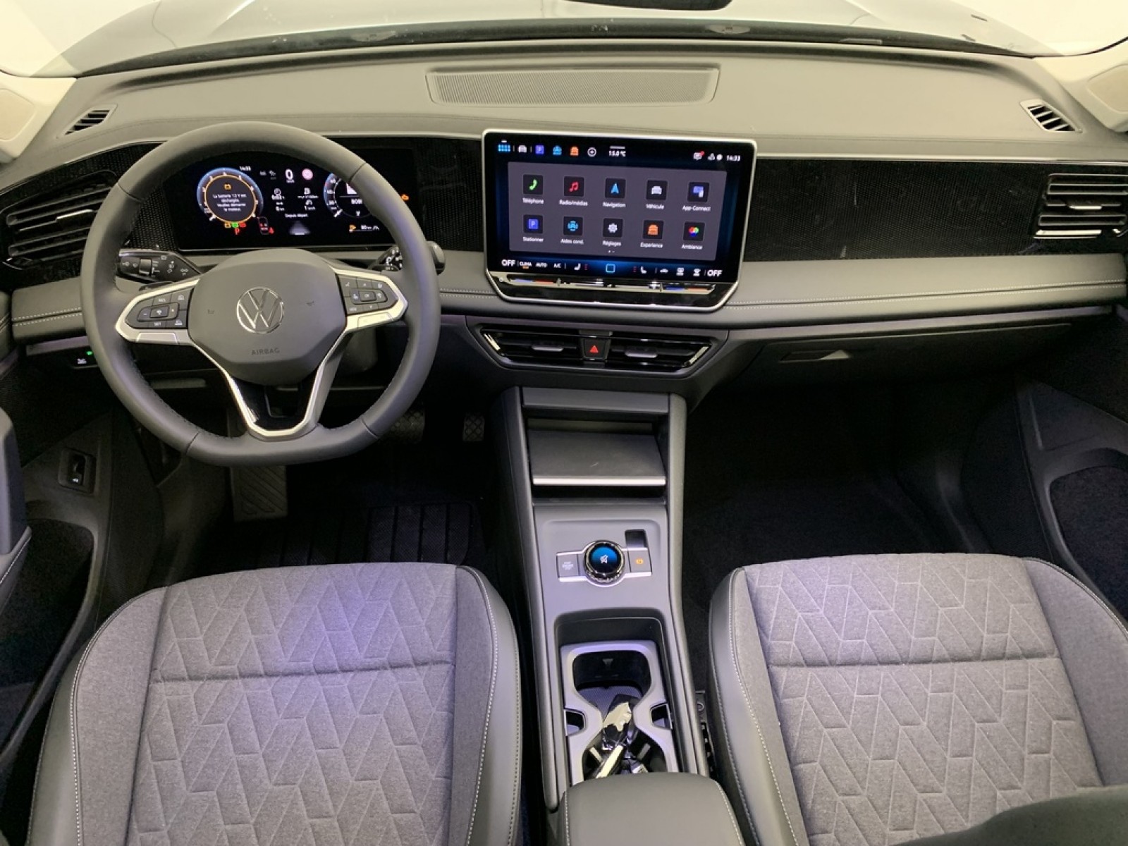 VOLKSWAGEN - Tiguan - #870974 - 19