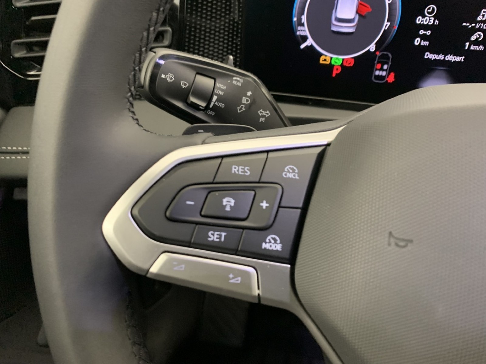 VOLKSWAGEN - Tiguan - #870974 - 22