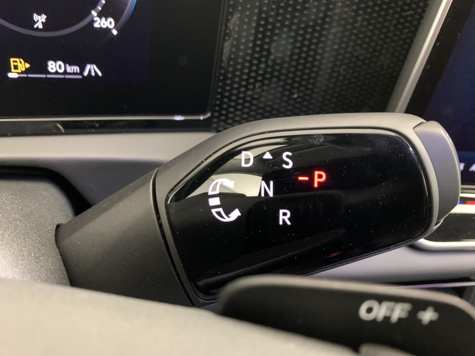 VOLKSWAGEN - Tiguan - #870974 - 23