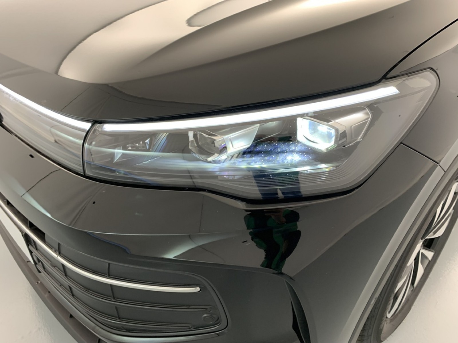 VOLKSWAGEN - Tiguan - #870974 - 32
