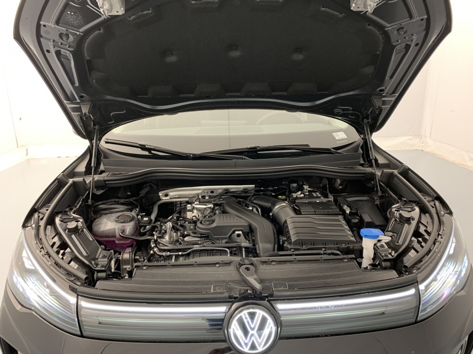 VOLKSWAGEN - Tiguan - #870974 - 33