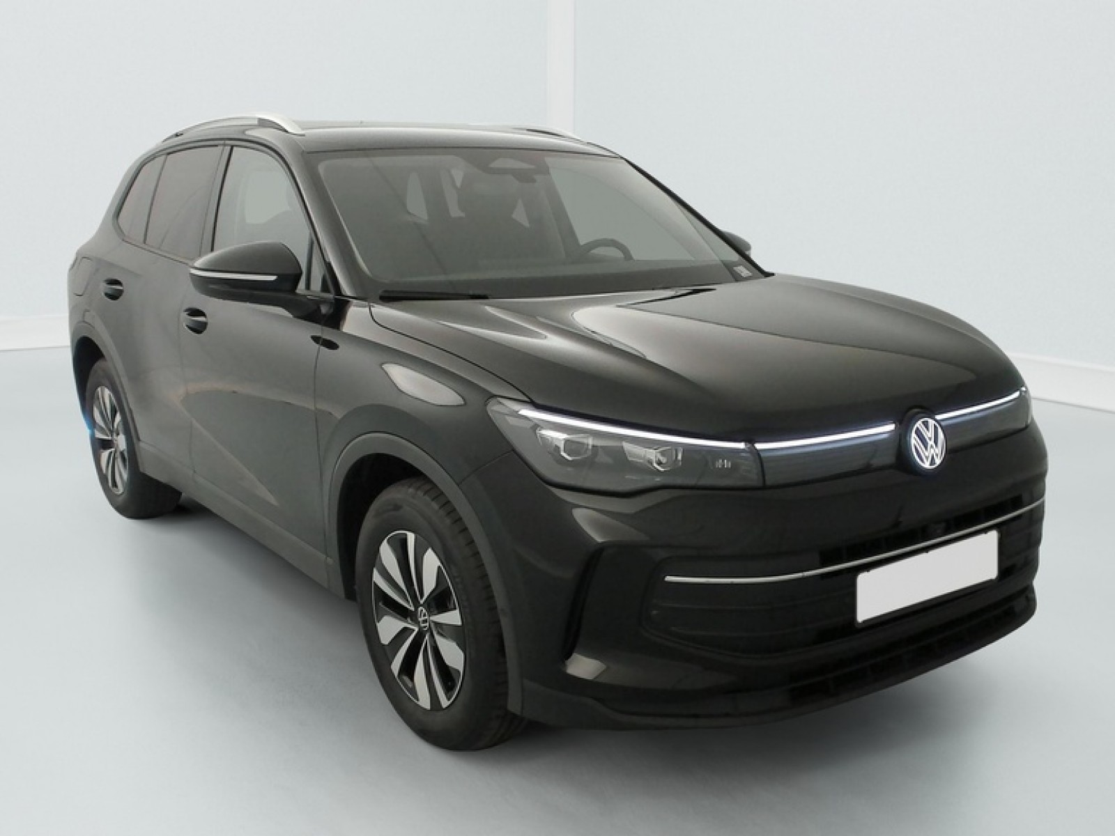VOLKSWAGEN - Tiguan - #870974 - 1