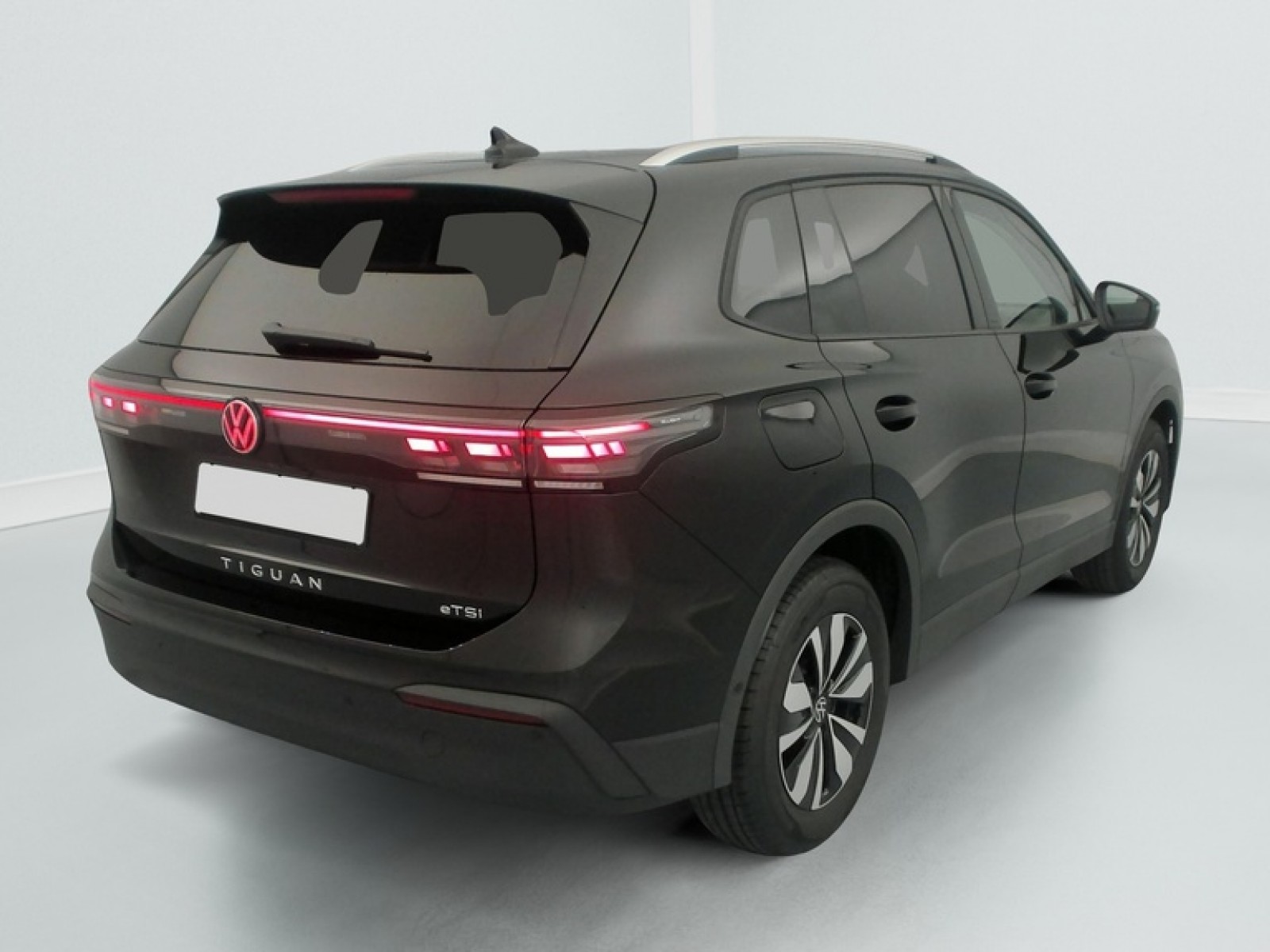 VOLKSWAGEN - Tiguan - #870974 - 13