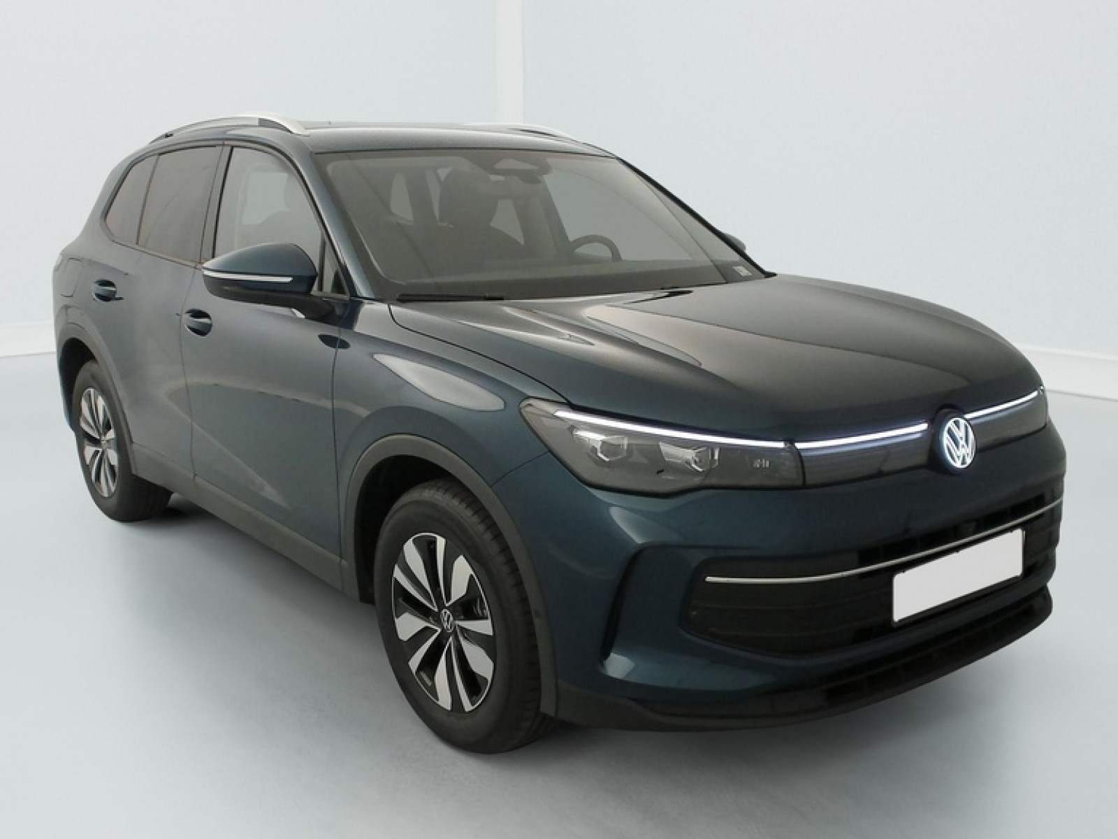 VOLKSWAGEN - Tiguan - #872061 - 1