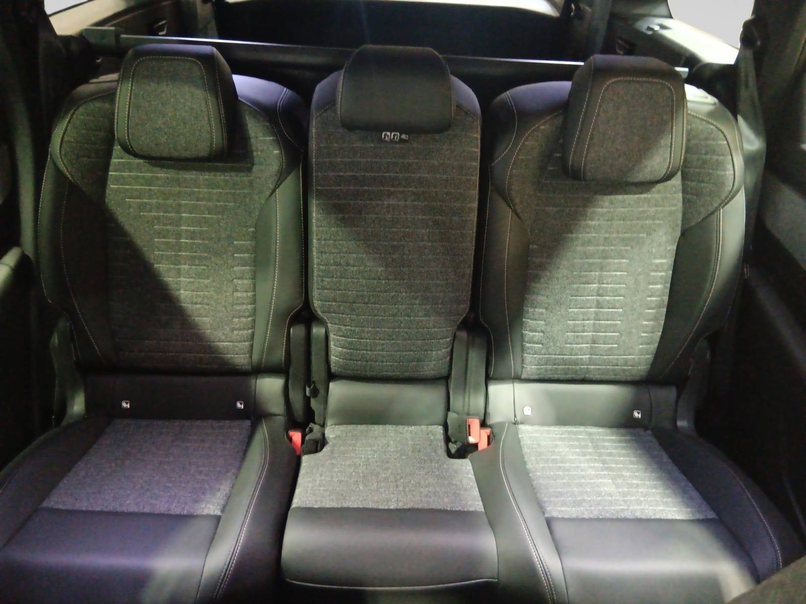 PEUGEOT - 5008 - #867355 - 8