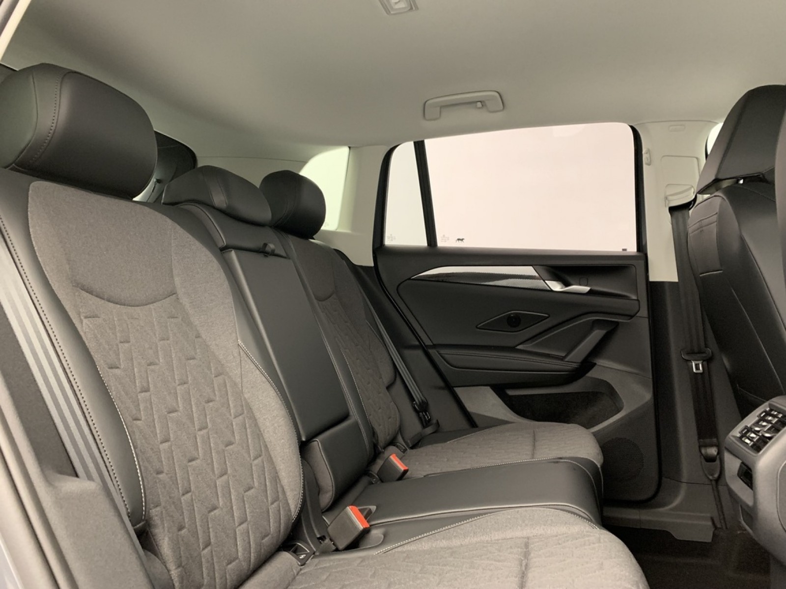 VOLKSWAGEN - Tiguan - #874898 - 9