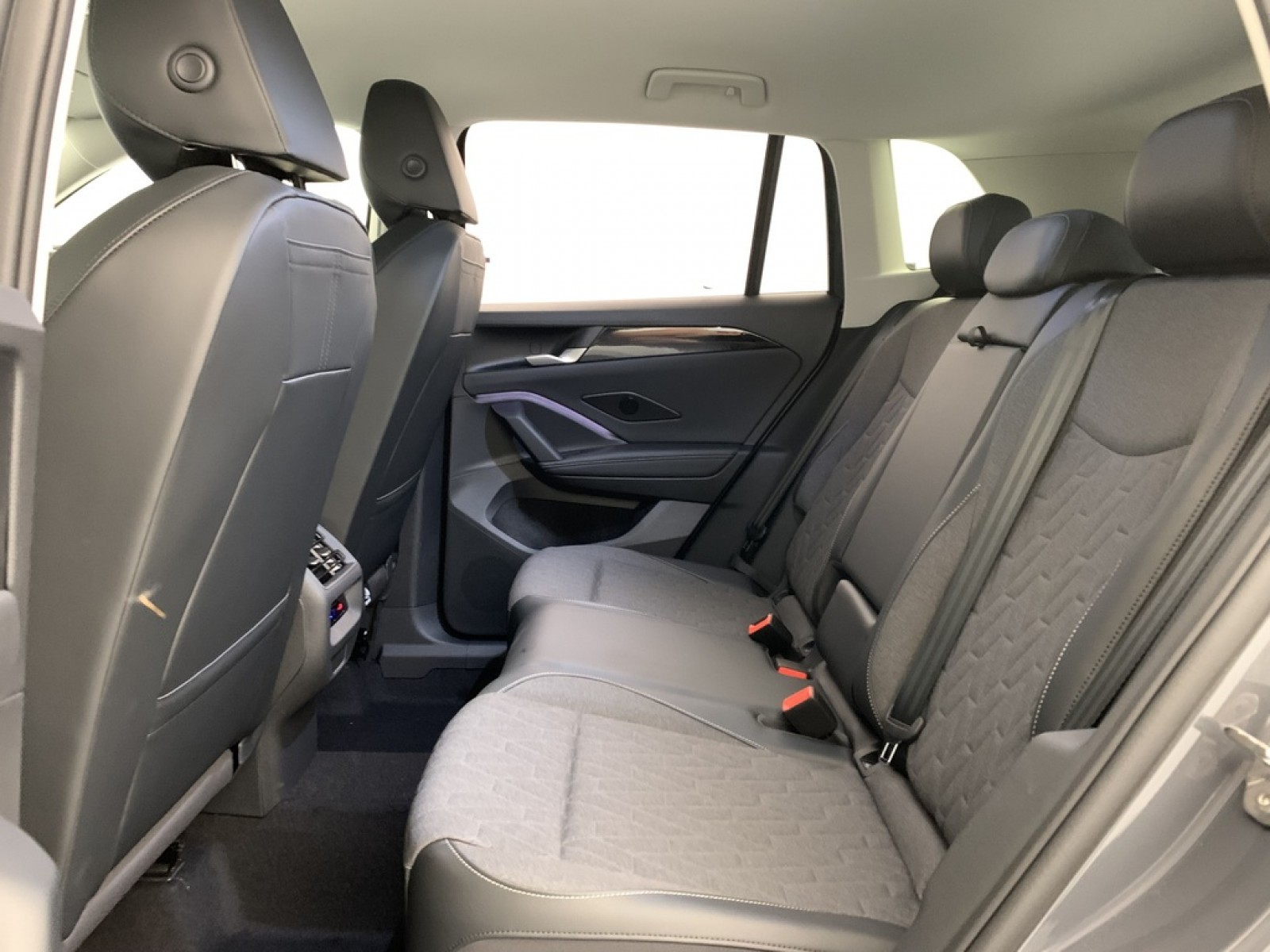 VOLKSWAGEN - Tiguan - #874898 - 20