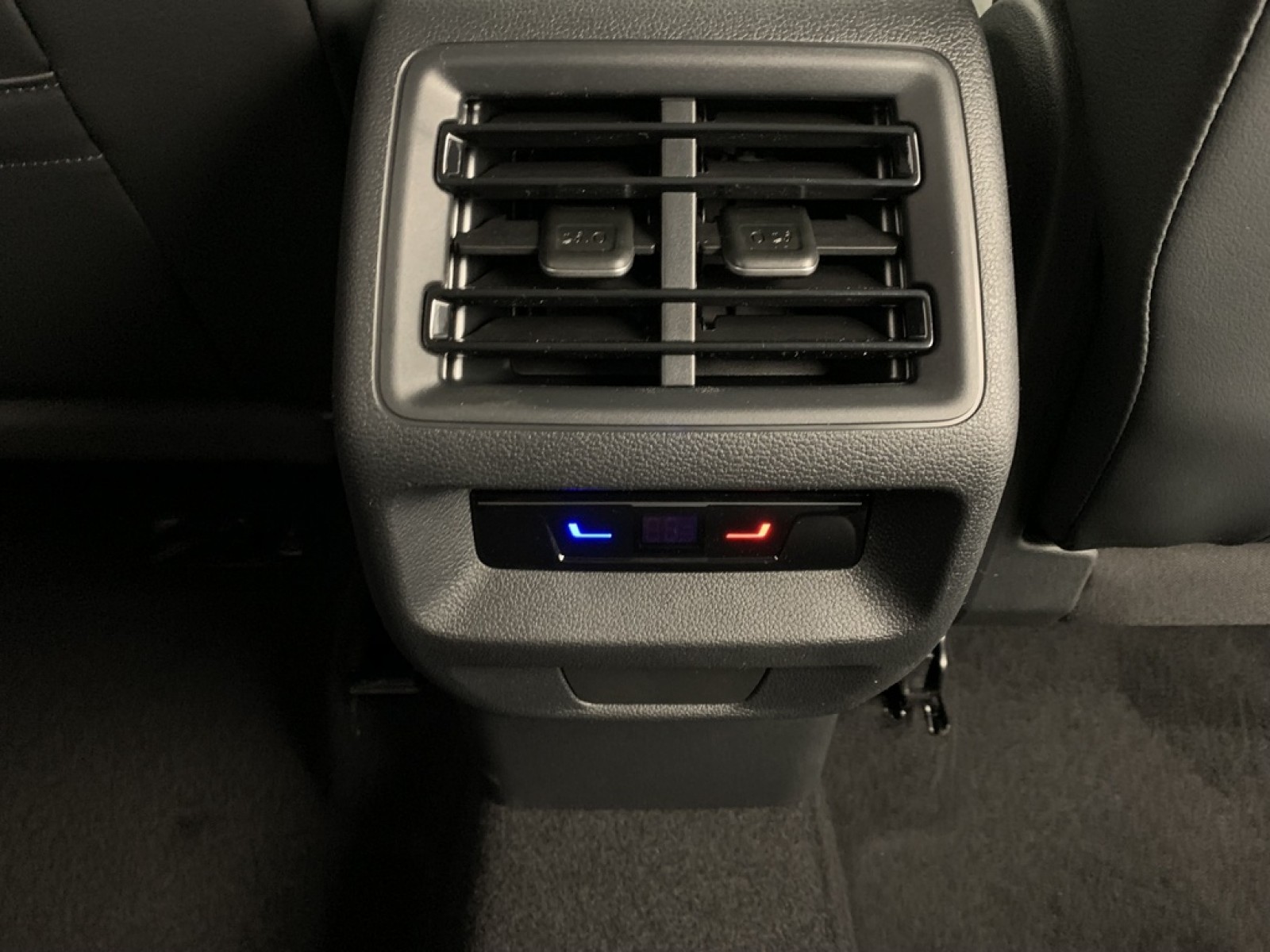 VOLKSWAGEN - Tiguan - #874898 - 22