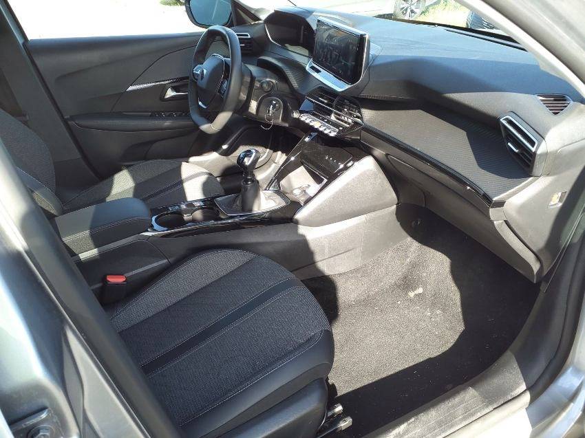 Image véhicule  PEUGEOT 208 (4)