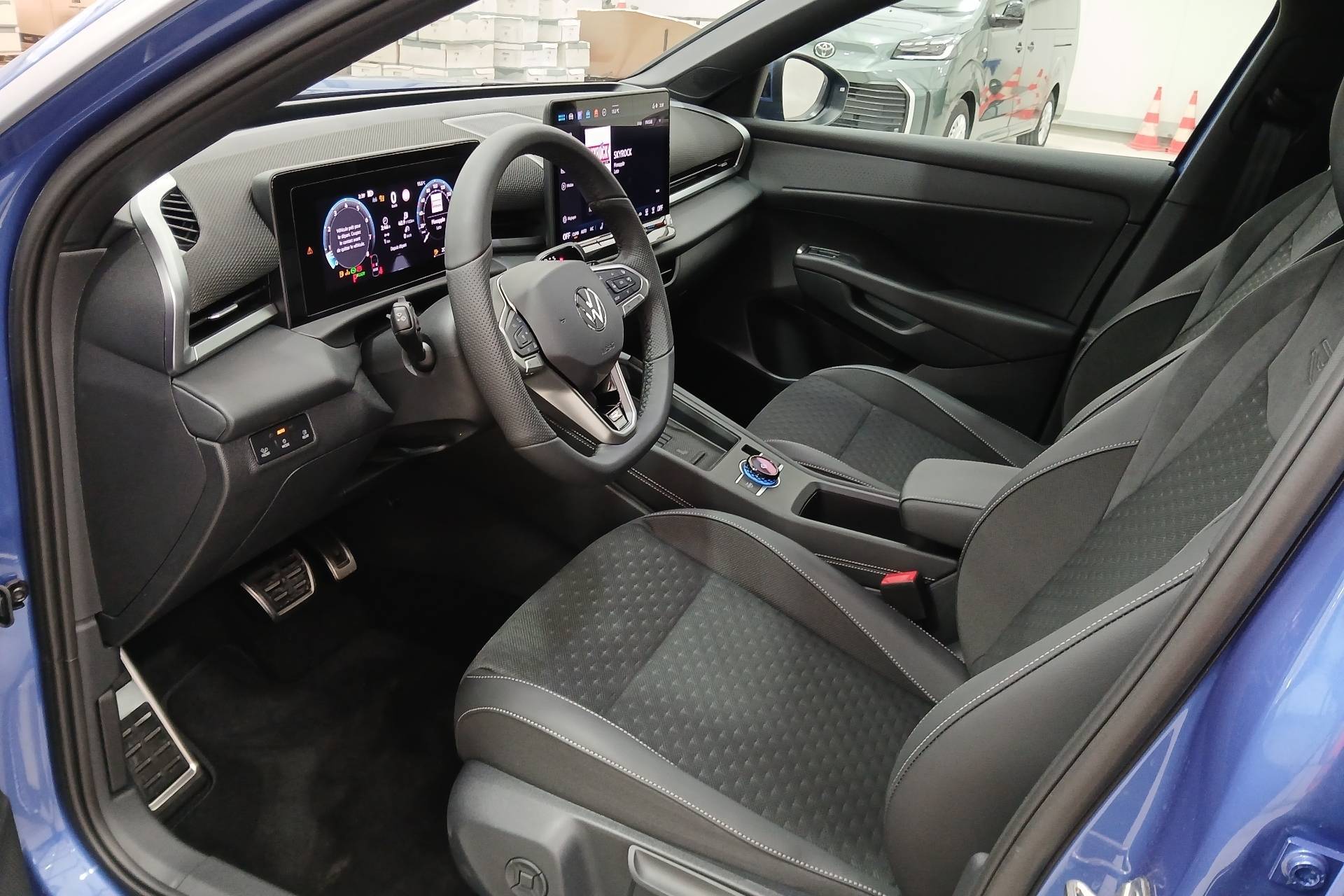 Image véhicule  VOLKSWAGEN T-ROC (11)