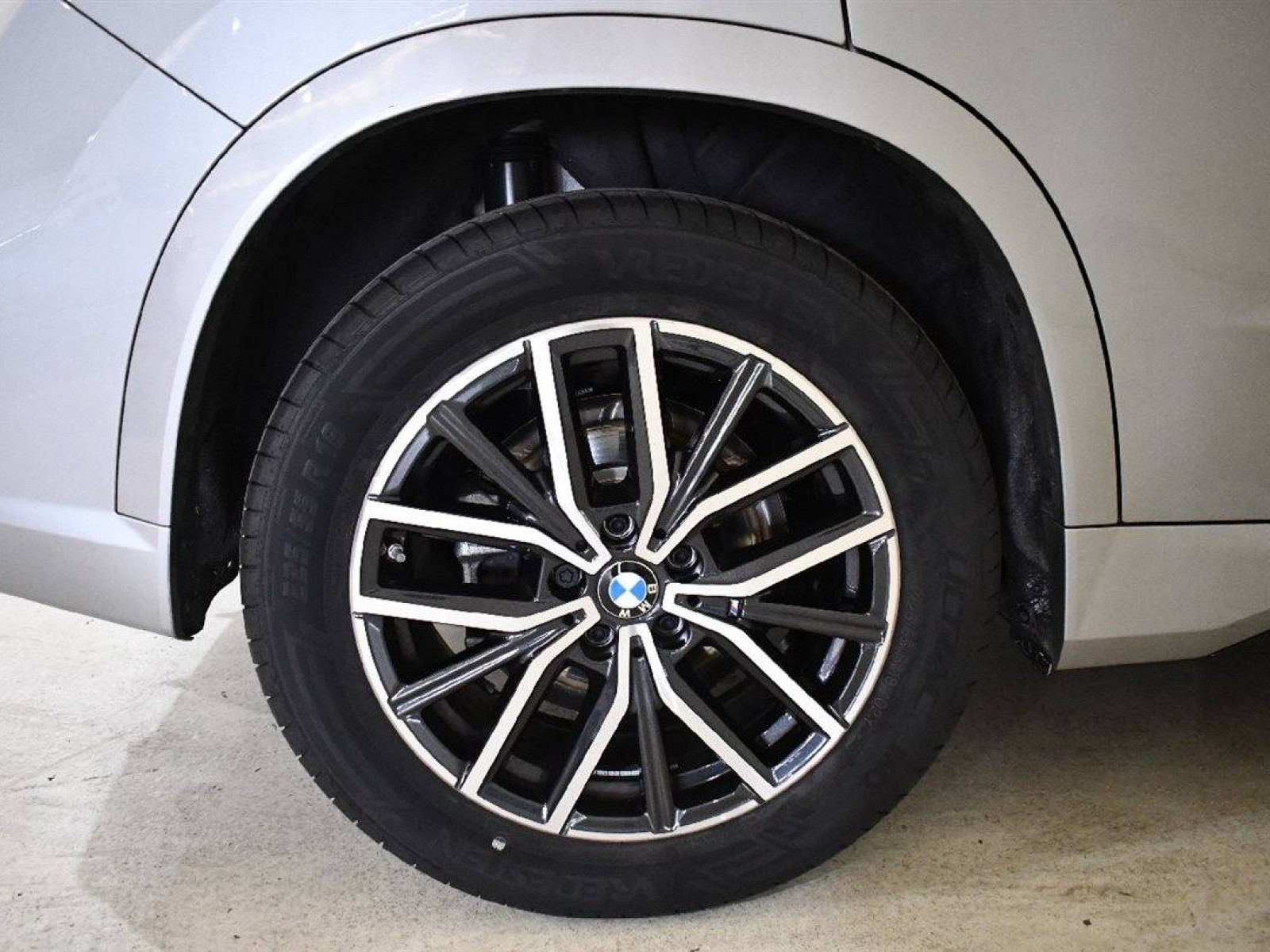 BMW - X1 U11 - #877217 - 19