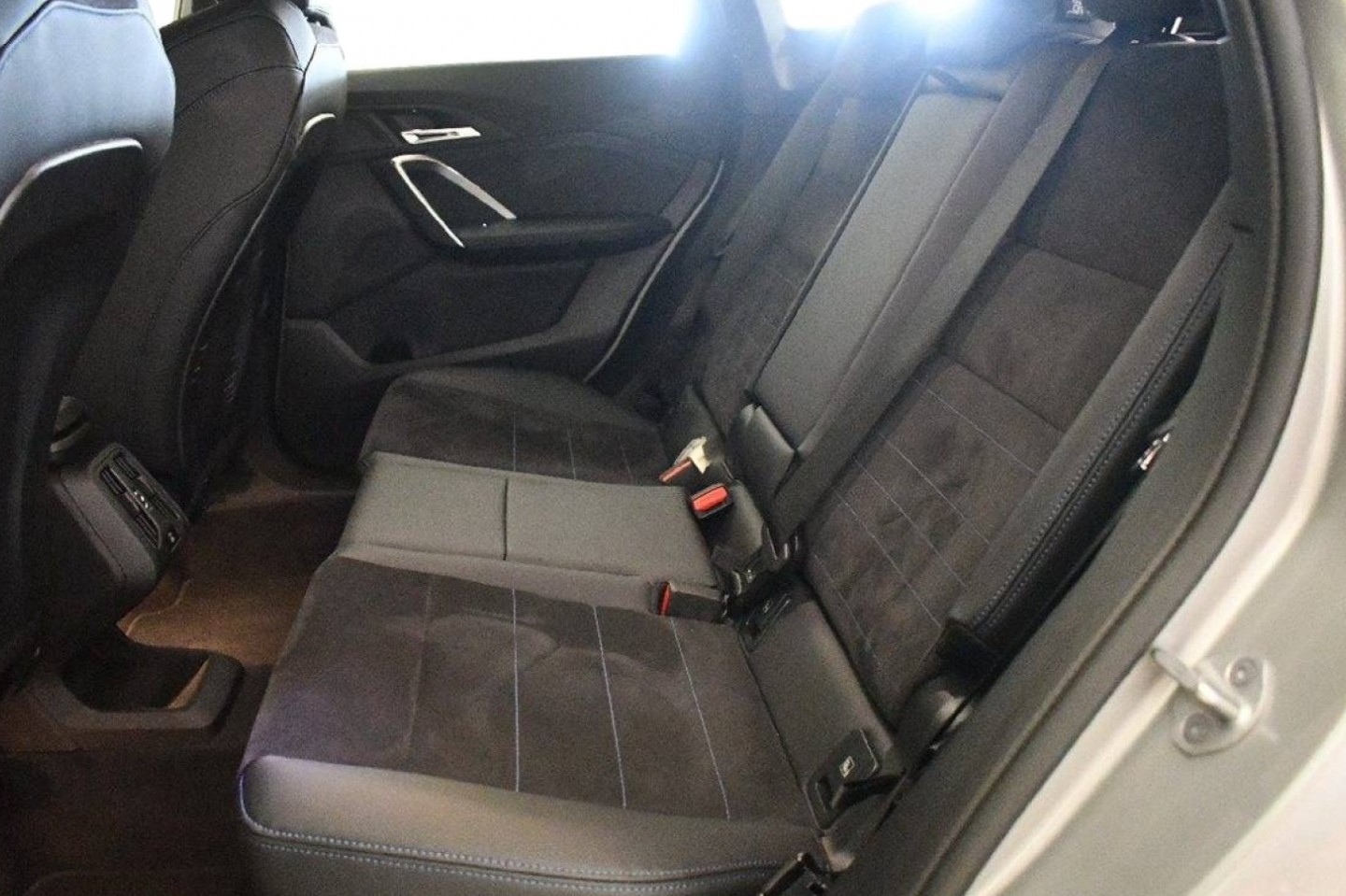Image véhicule  BMW X1 U11 (16)