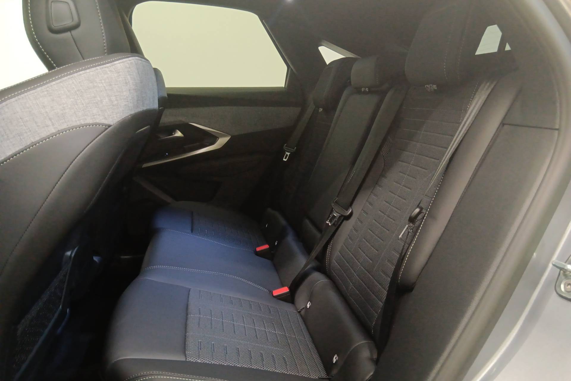 Image véhicule  PEUGEOT 3008 (12)