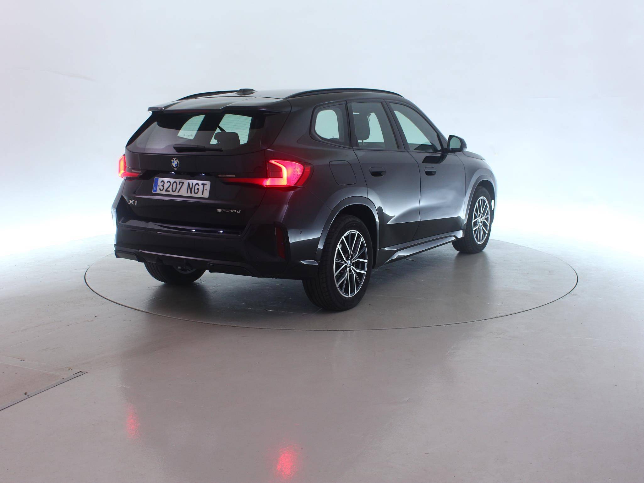 Image véhicule  BMW X1 U11 (4)