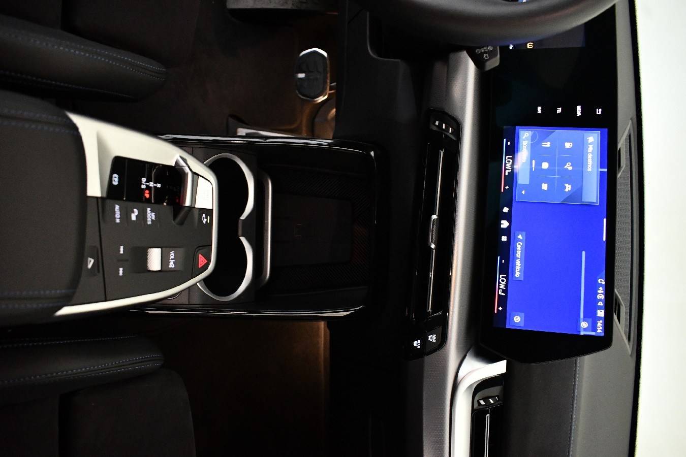 Image véhicule  BMW X1 U11 (9)