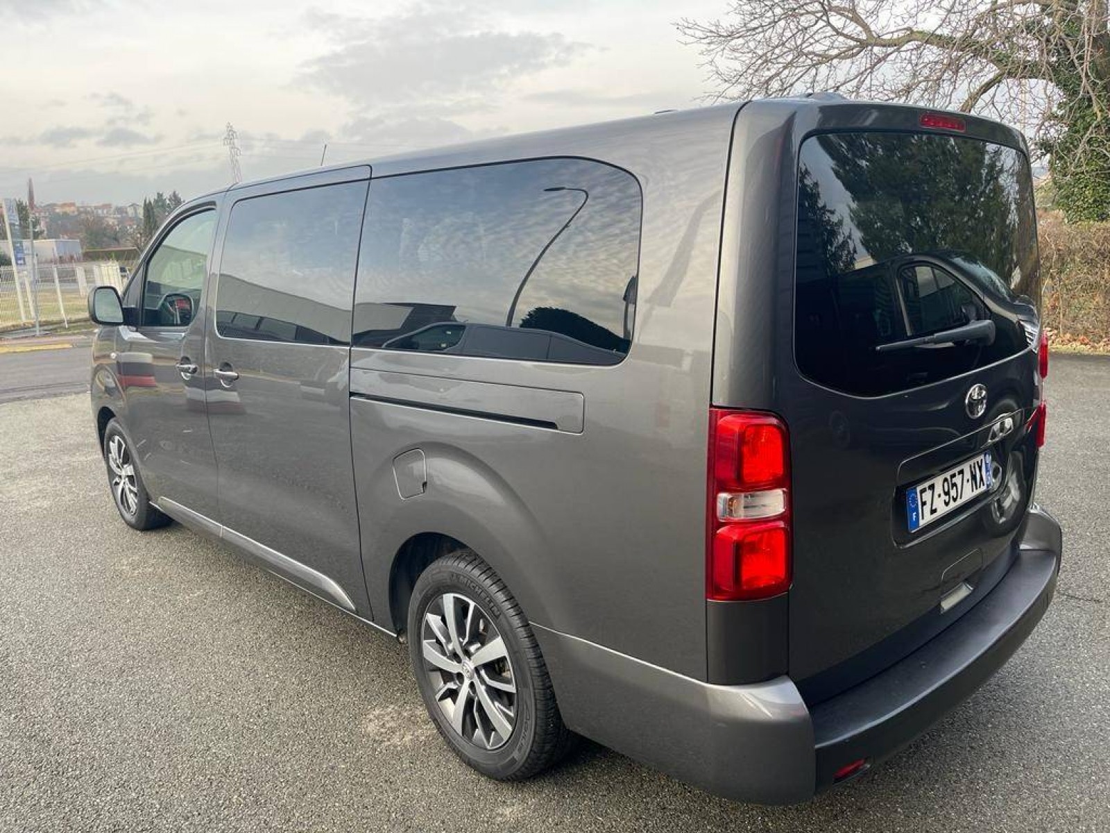 TOYOTA PROACE COMBI MY20 Proace Combi Medium 1.5L 120 D-4D BVM6 Dynamic ...