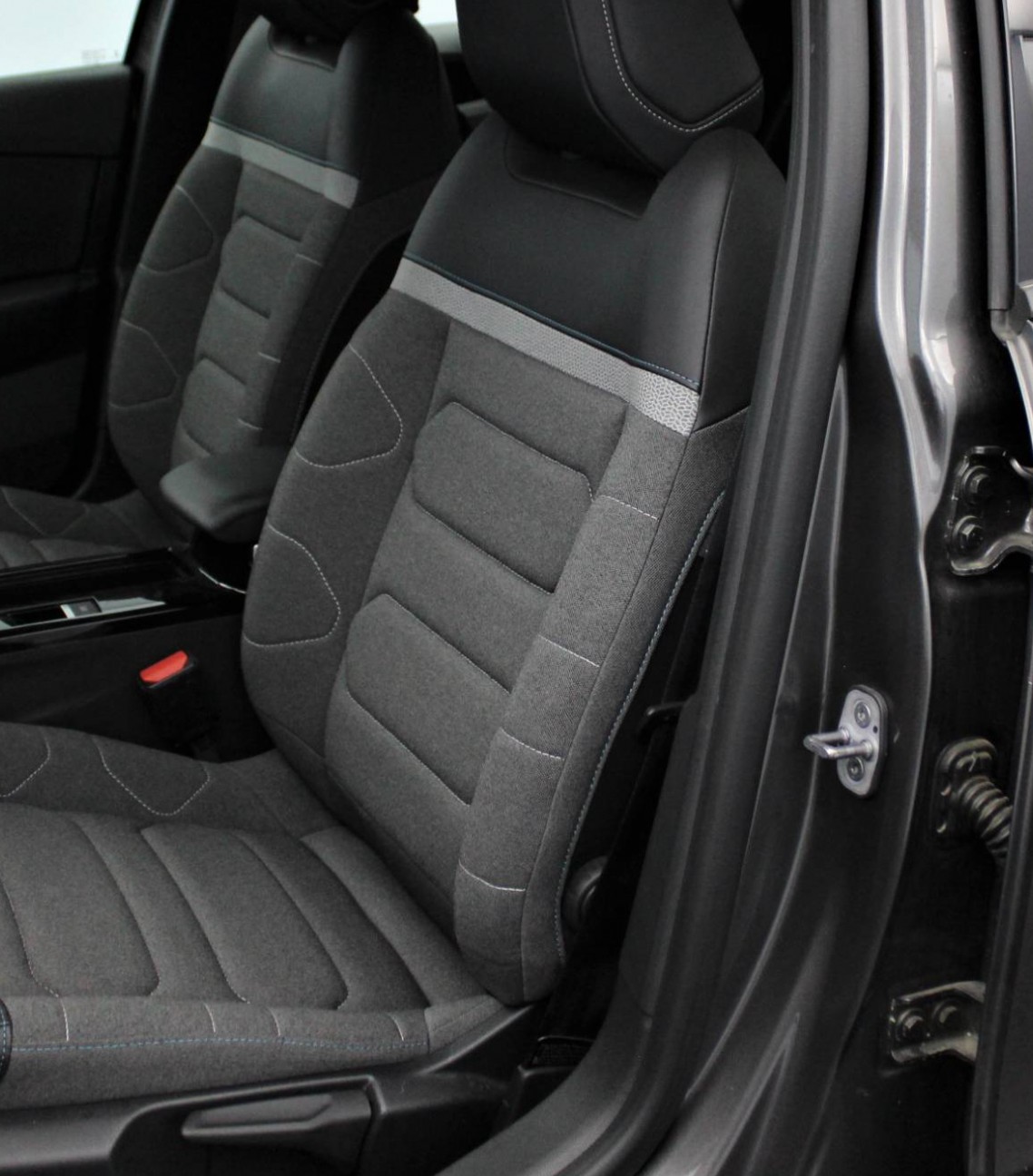 Image véhicule  CITROEN C4 (18)